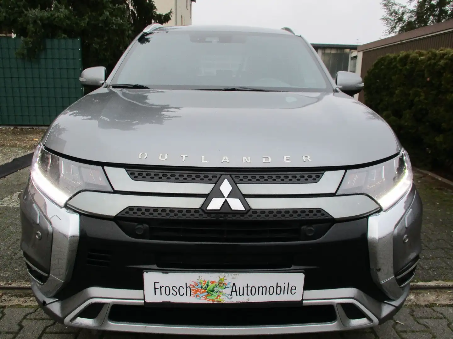 Mitsubishi Outlander PHEV Top 4WD Grau - 1