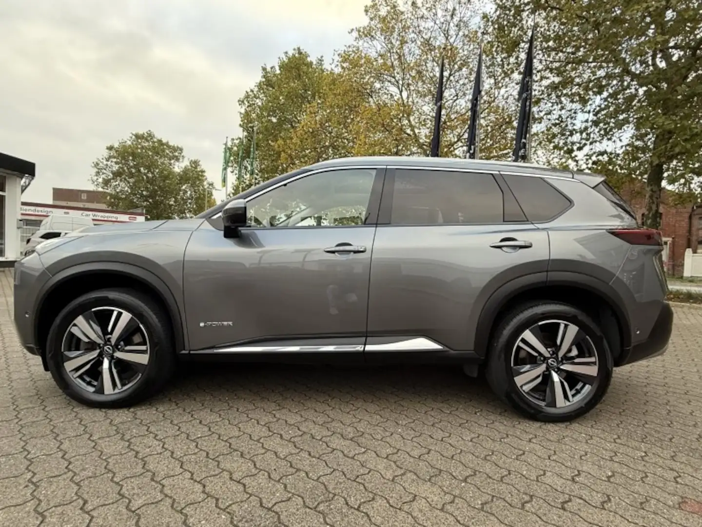 Nissan X-Trail e-Power e-4orce Tekna+, AHK,Pano.,Bose Grau - 2