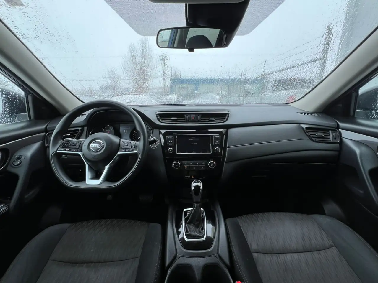 Nissan Rogue снимка Nissan Rogue
