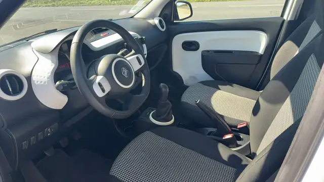 Renault Twingo view 8