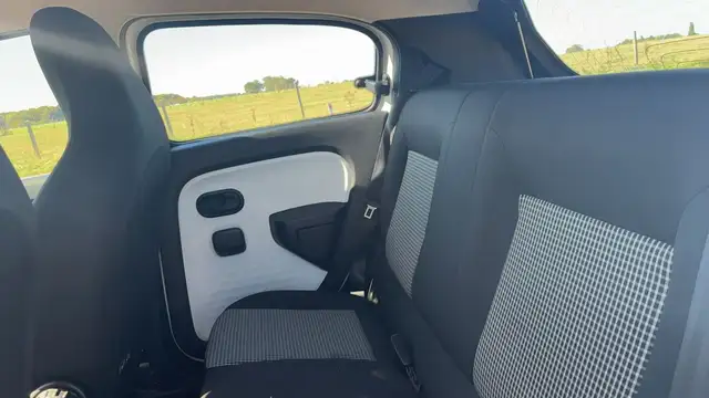 Renault Twingo view 9