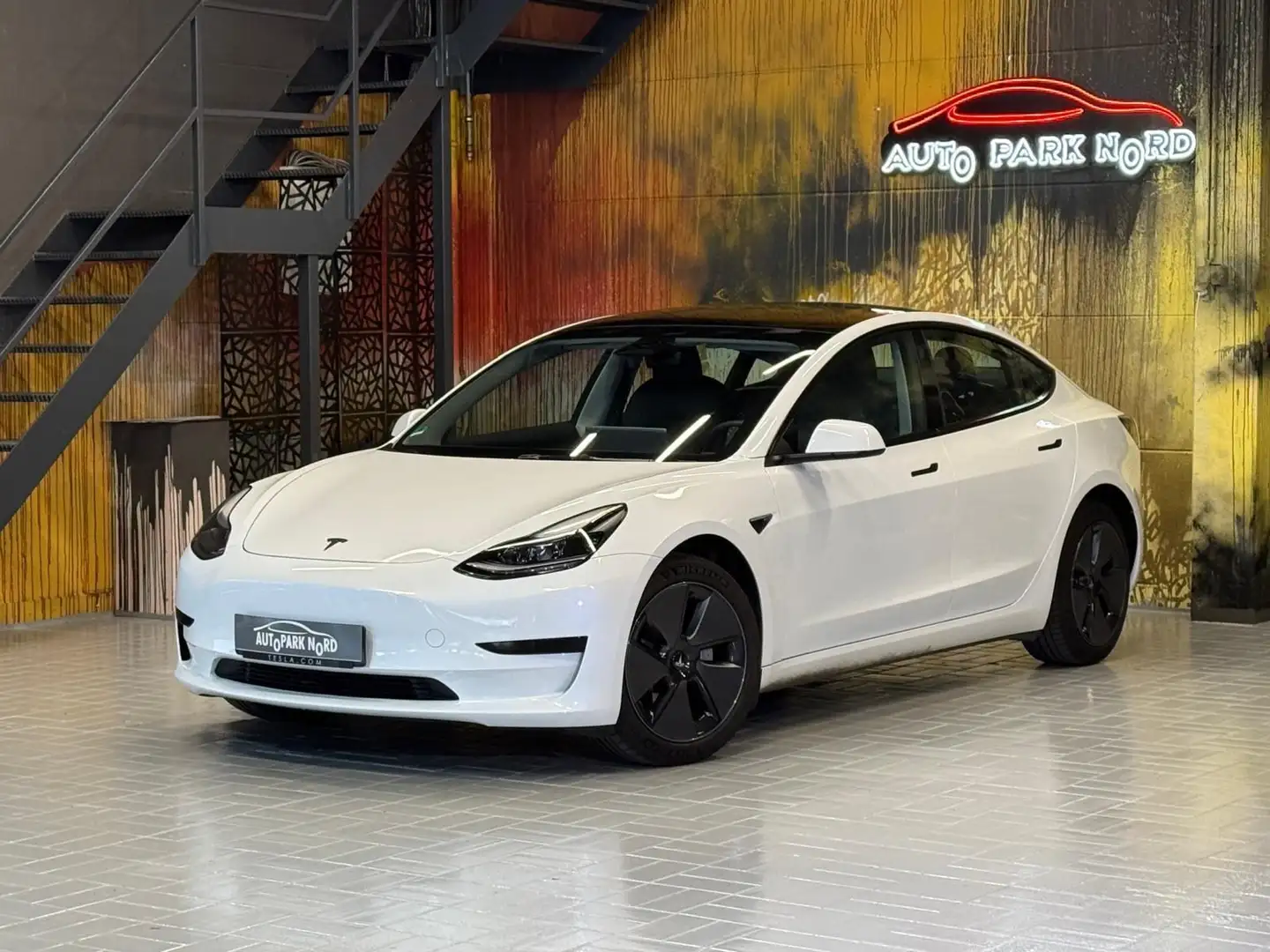 Tesla Model 3 RWD KAMERA~LEDER~1-HAND~50500KM Weiß - 1