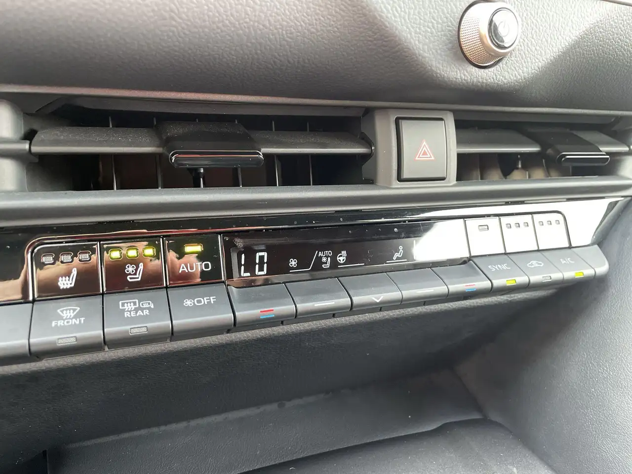 Toyota Crown снимка Toyota Crown