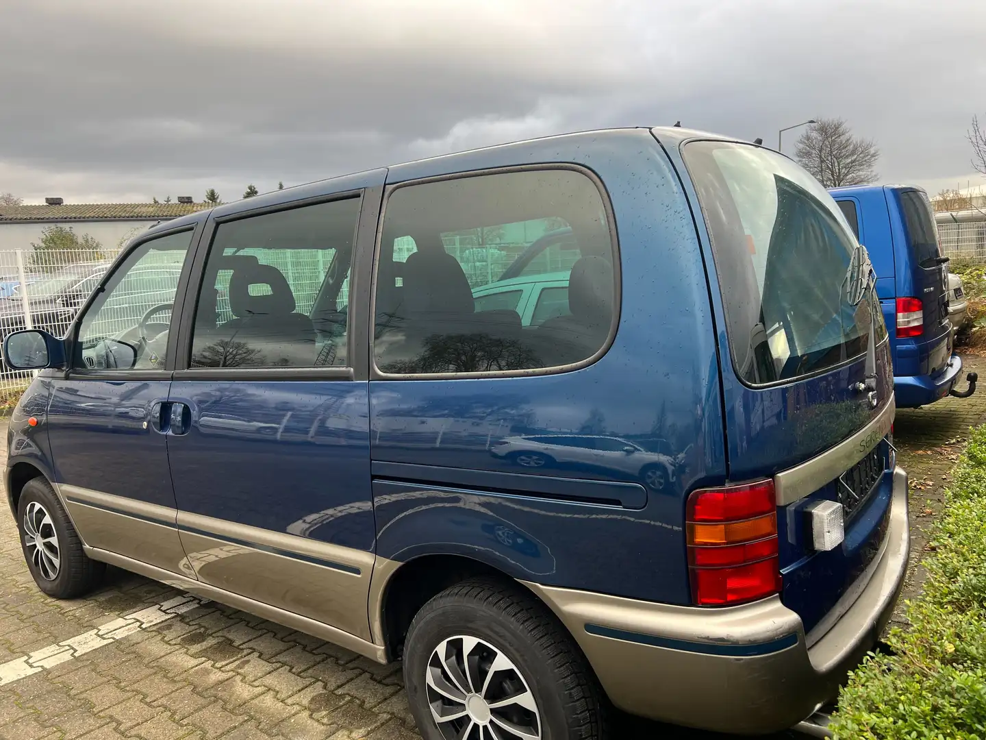 Nissan Serena Serena 1.6 LX Grau - 2