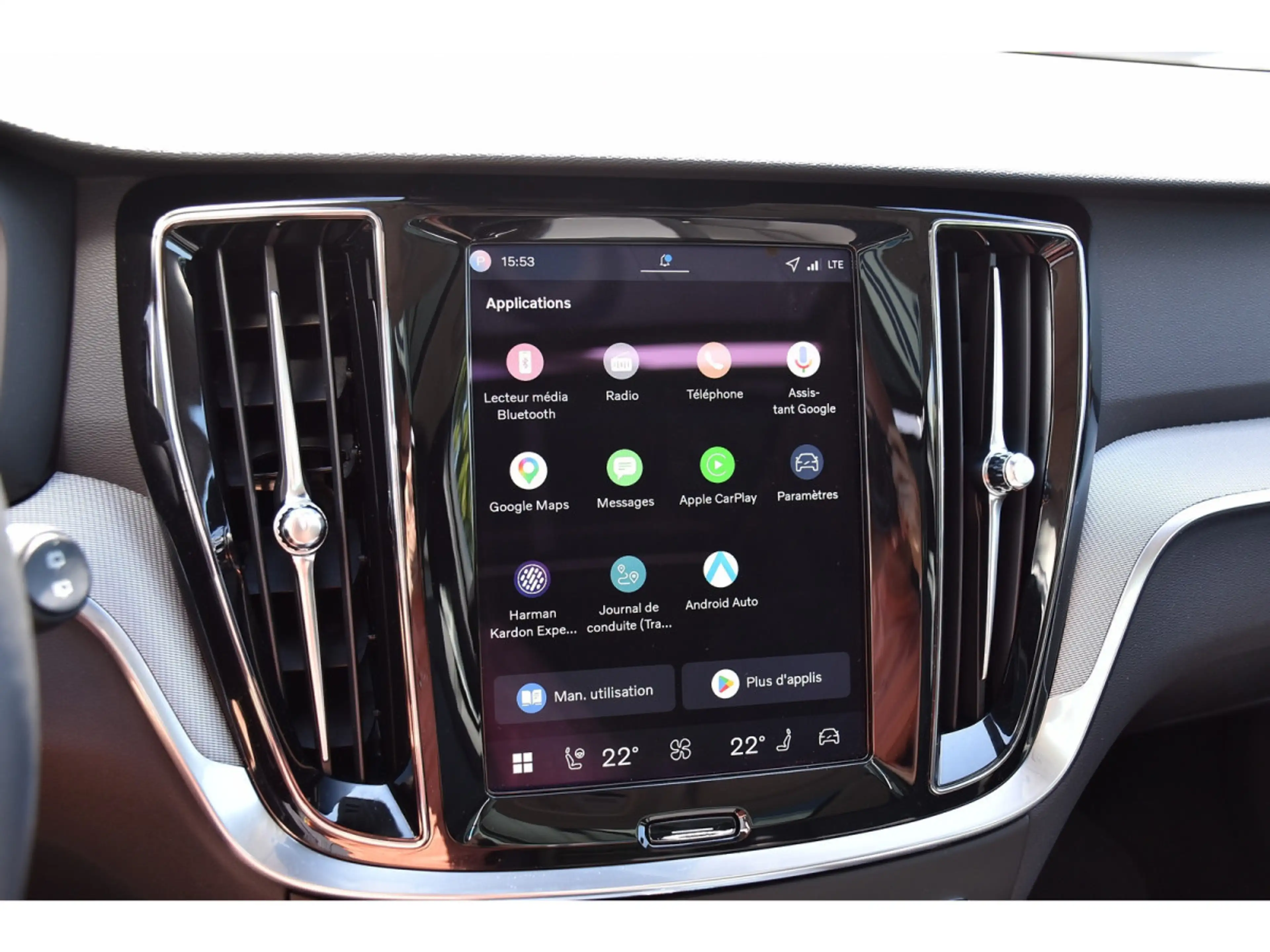 Volvo V60 2.0 B4 Plus Dark Gear. PANO CUIR MEM CAM360 HARMAN — photo 12