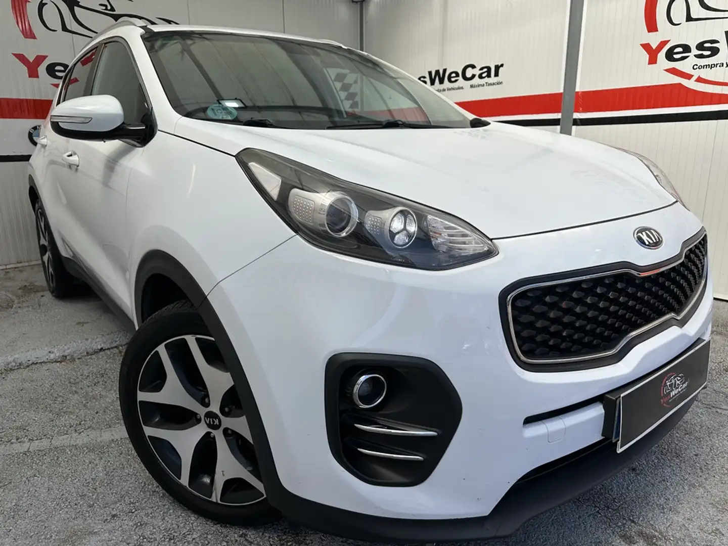 Kia Sportage 1.6 CRDi Drive 4x2 115 Blanc - 1