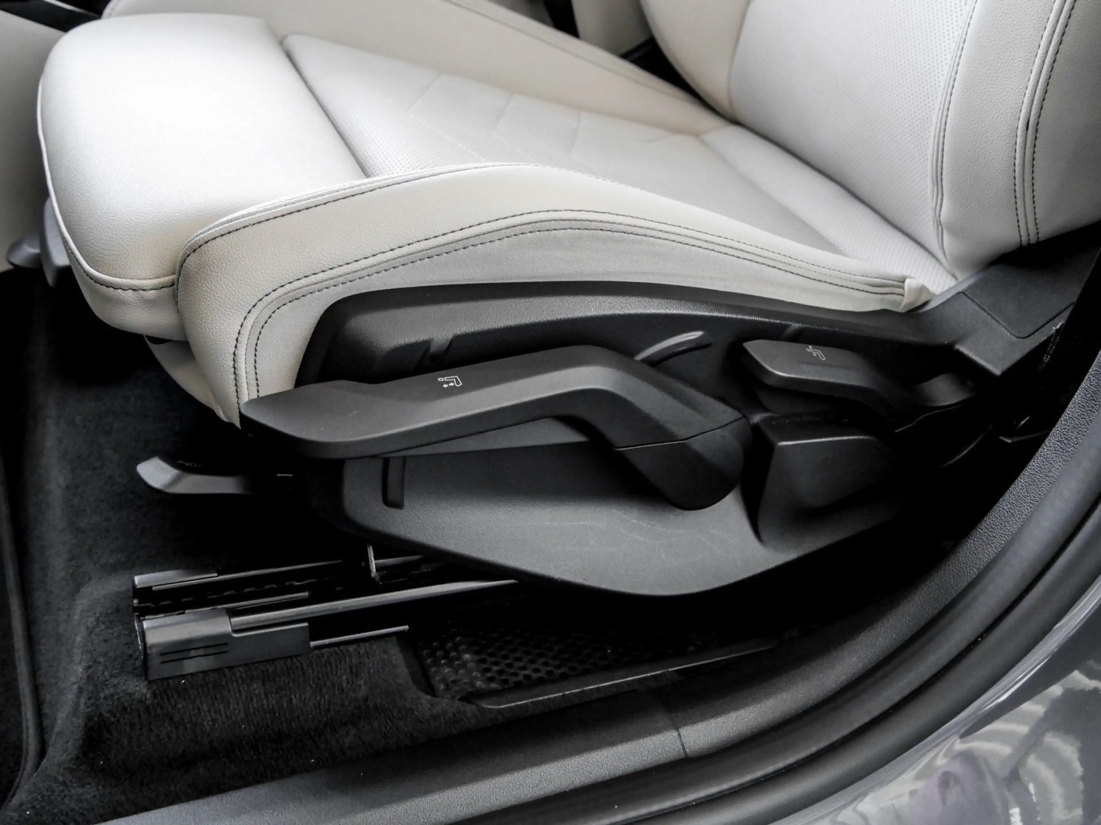 BMW 216 i AHK RFK LED Sound Syst. PDC V+H DAB Klima — photo 15