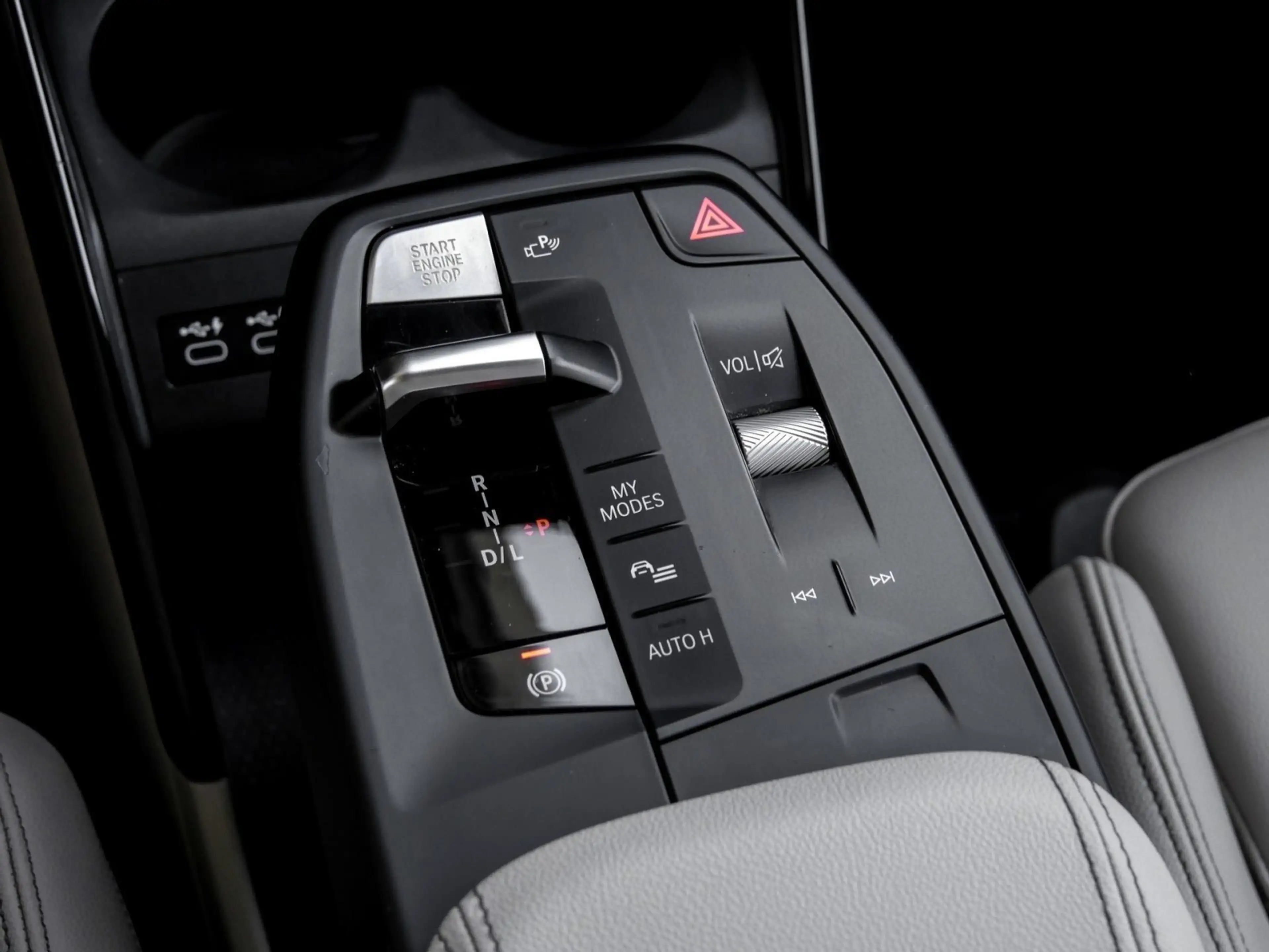 BMW 216 i AHK RFK LED Sound Syst. PDC V+H DAB Klima — photo 10
