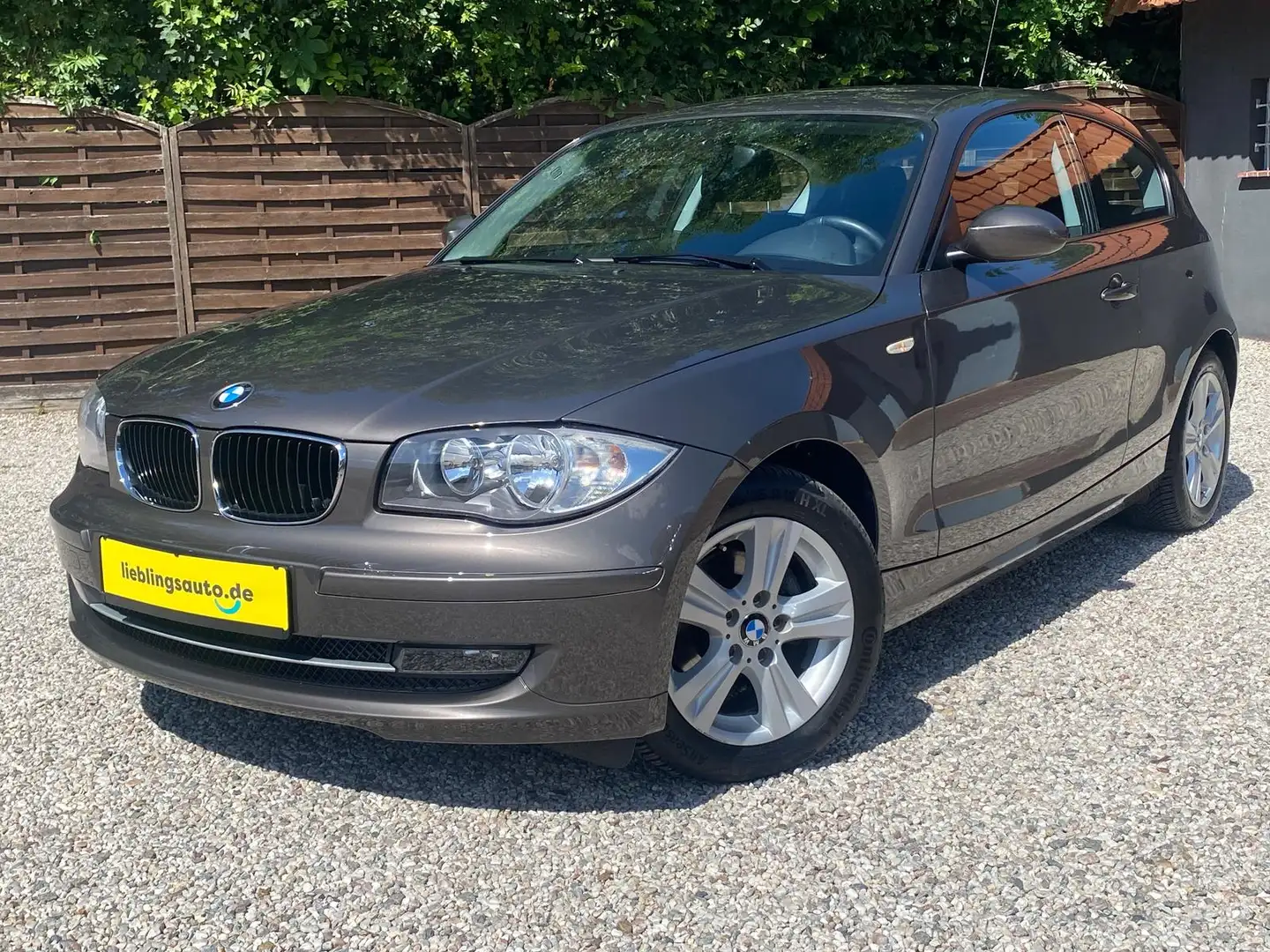 BMW 116 d Tempomat PDC Klimaautomatik Sitzhzg. - 1