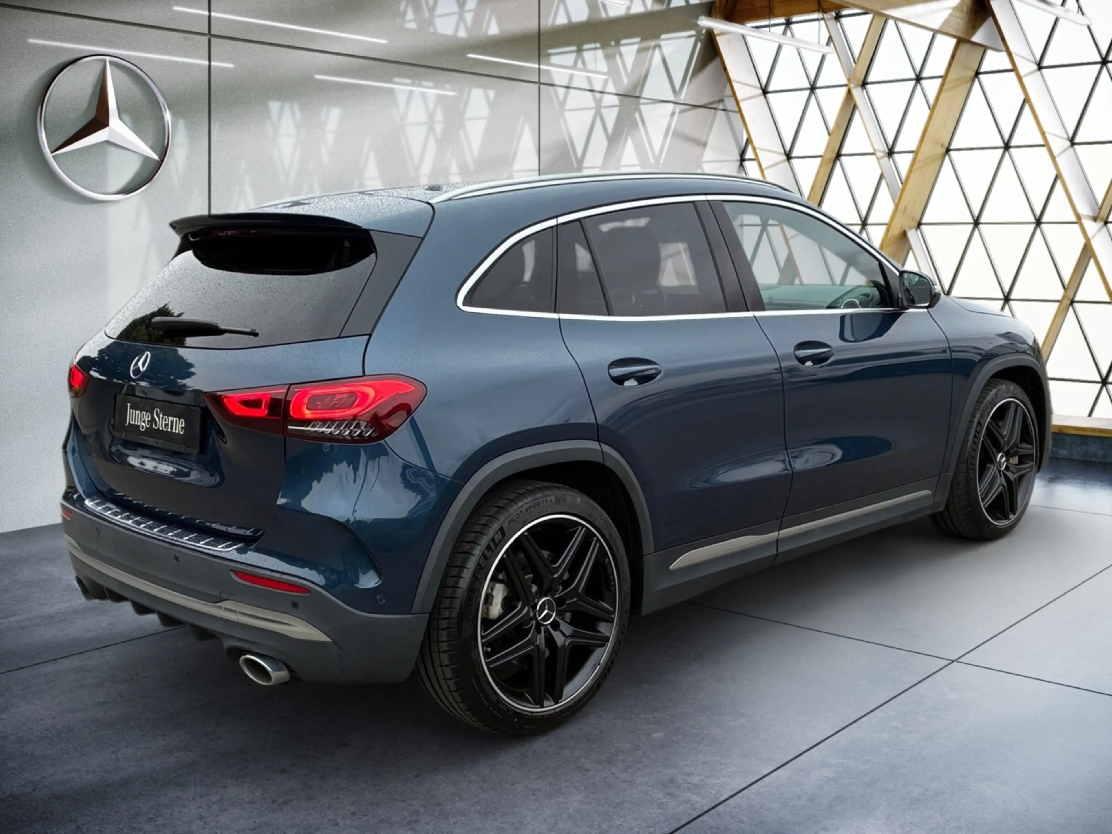Mercedes-Benz GLA 35 AMG AMG GLA 35 4MATIC Multibeam*StandHz*360 — photo 15