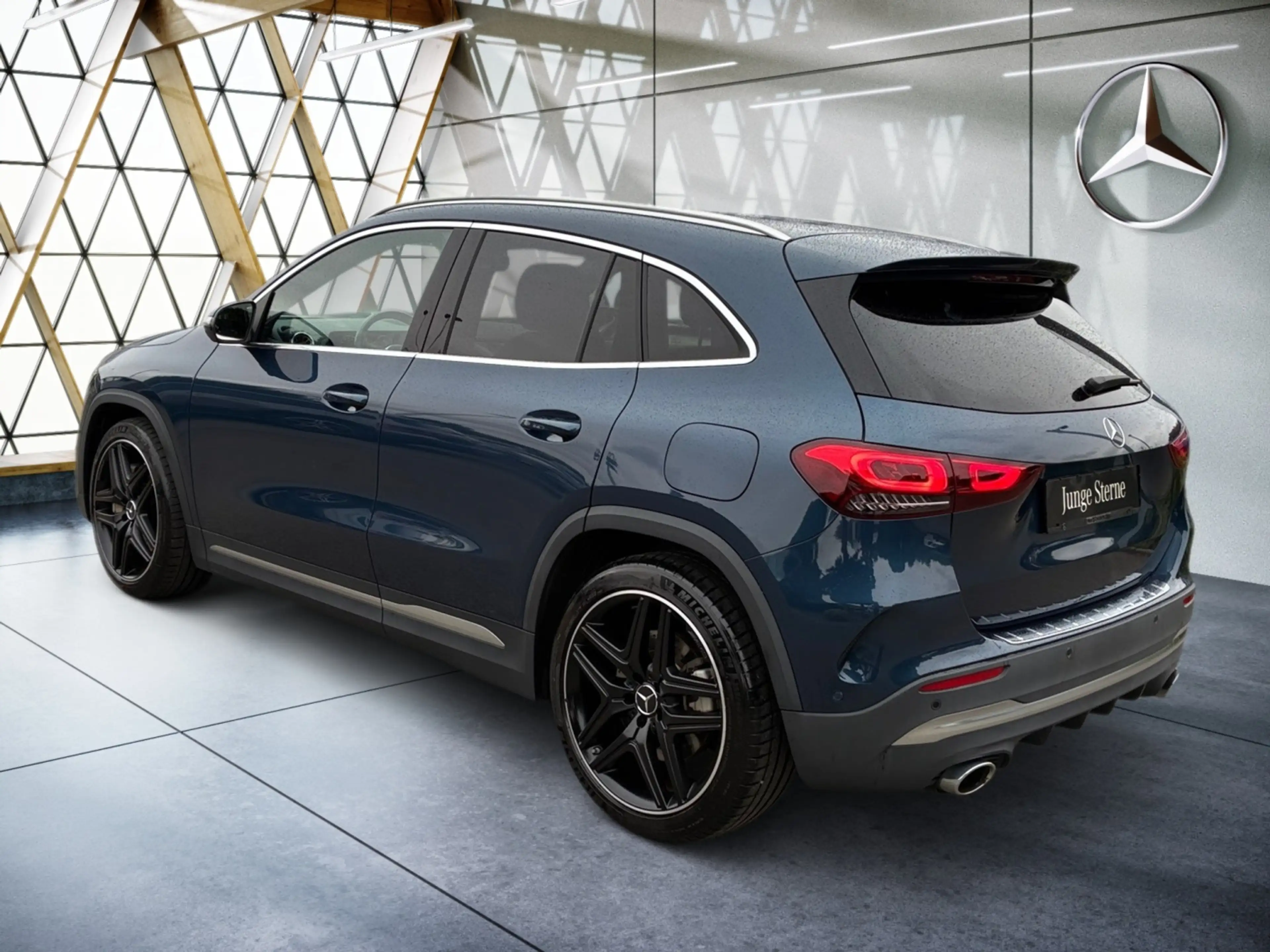 Mercedes-Benz GLA 35 AMG AMG GLA 35 4MATIC Multibeam*StandHz*360 — photo 12