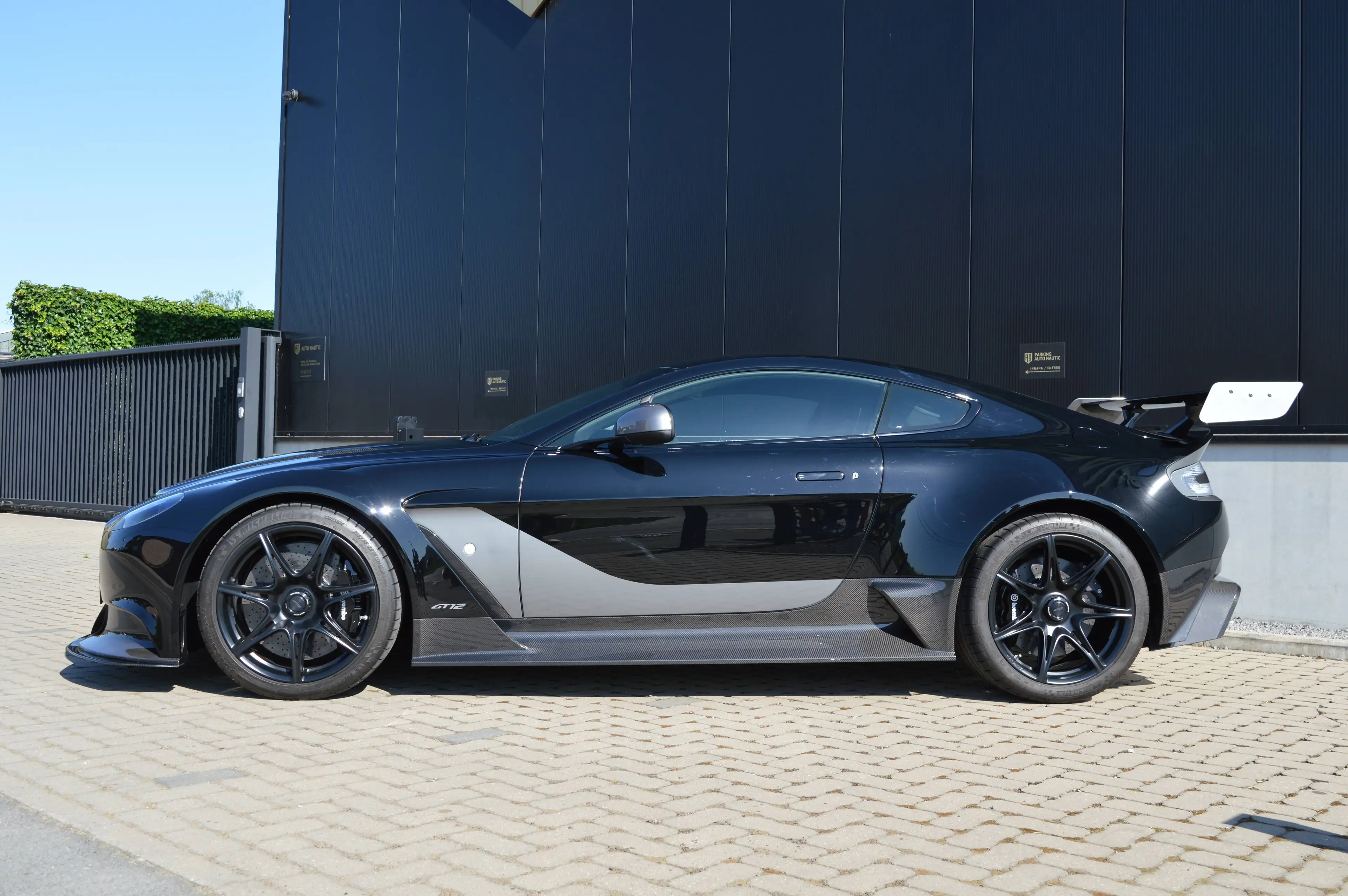 Aston Martin Vantage GT12 5.9i V12 Sportshift III - NEW - 1 of 100 !! — photo 3