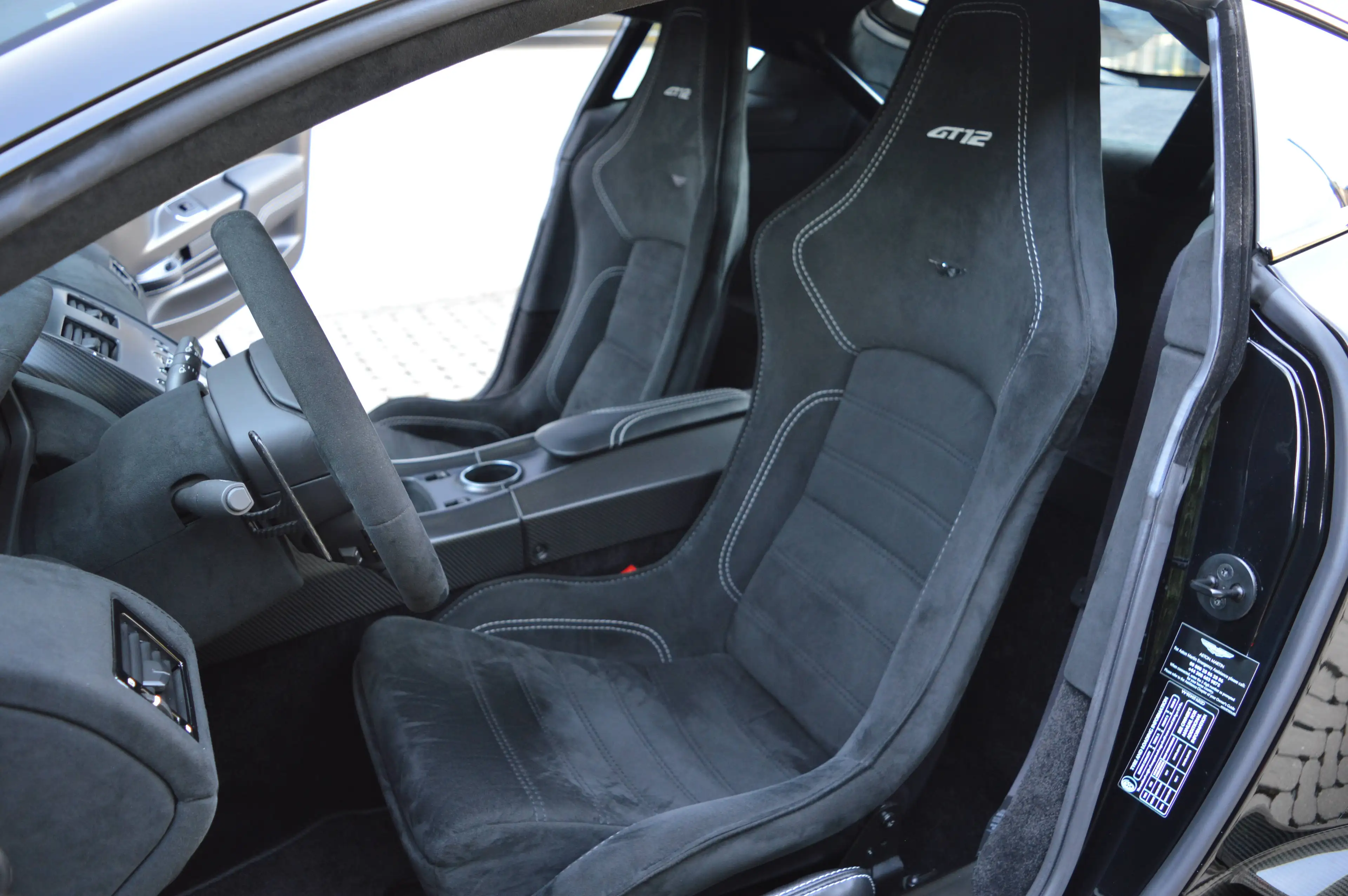 Aston Martin Vantage GT12 5.9i V12 Sportshift III - NEW - 1 of 100 !! — photo 14