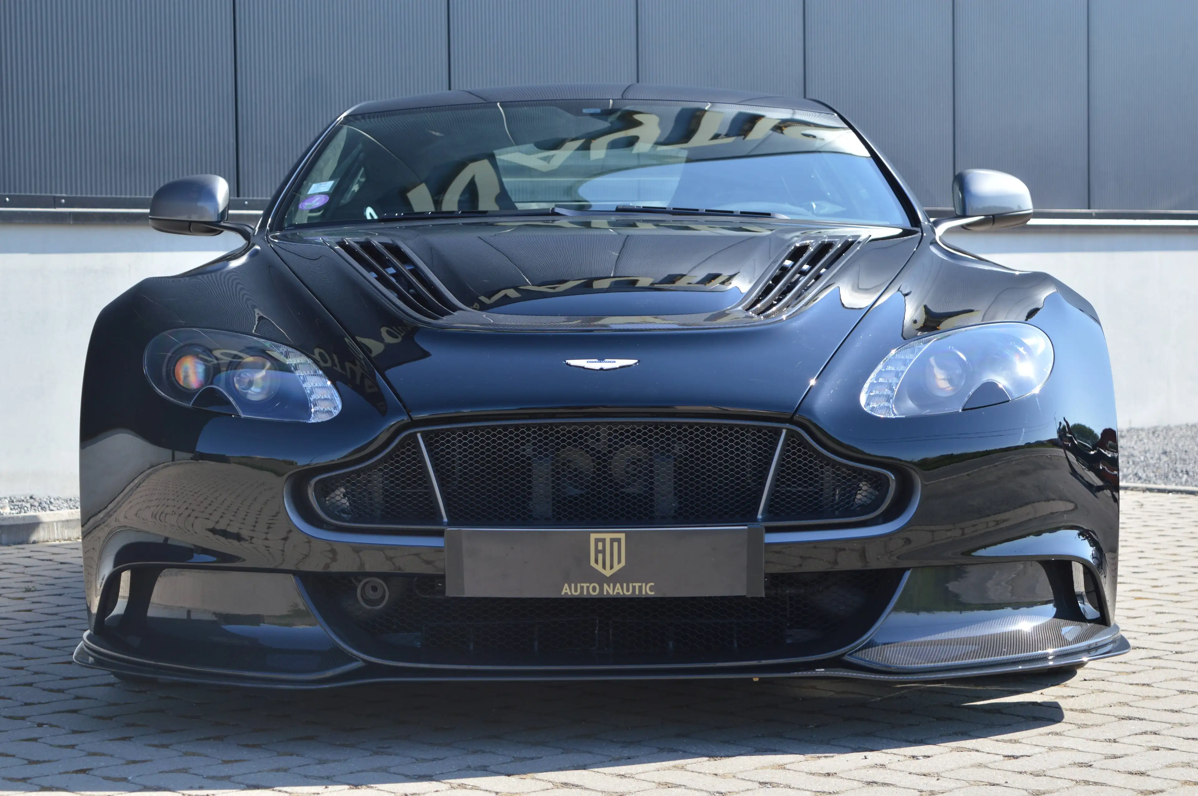 Aston Martin Vantage GT12 5.9i V12 Sportshift III - NEW - 1 of 100 !! — photo 2