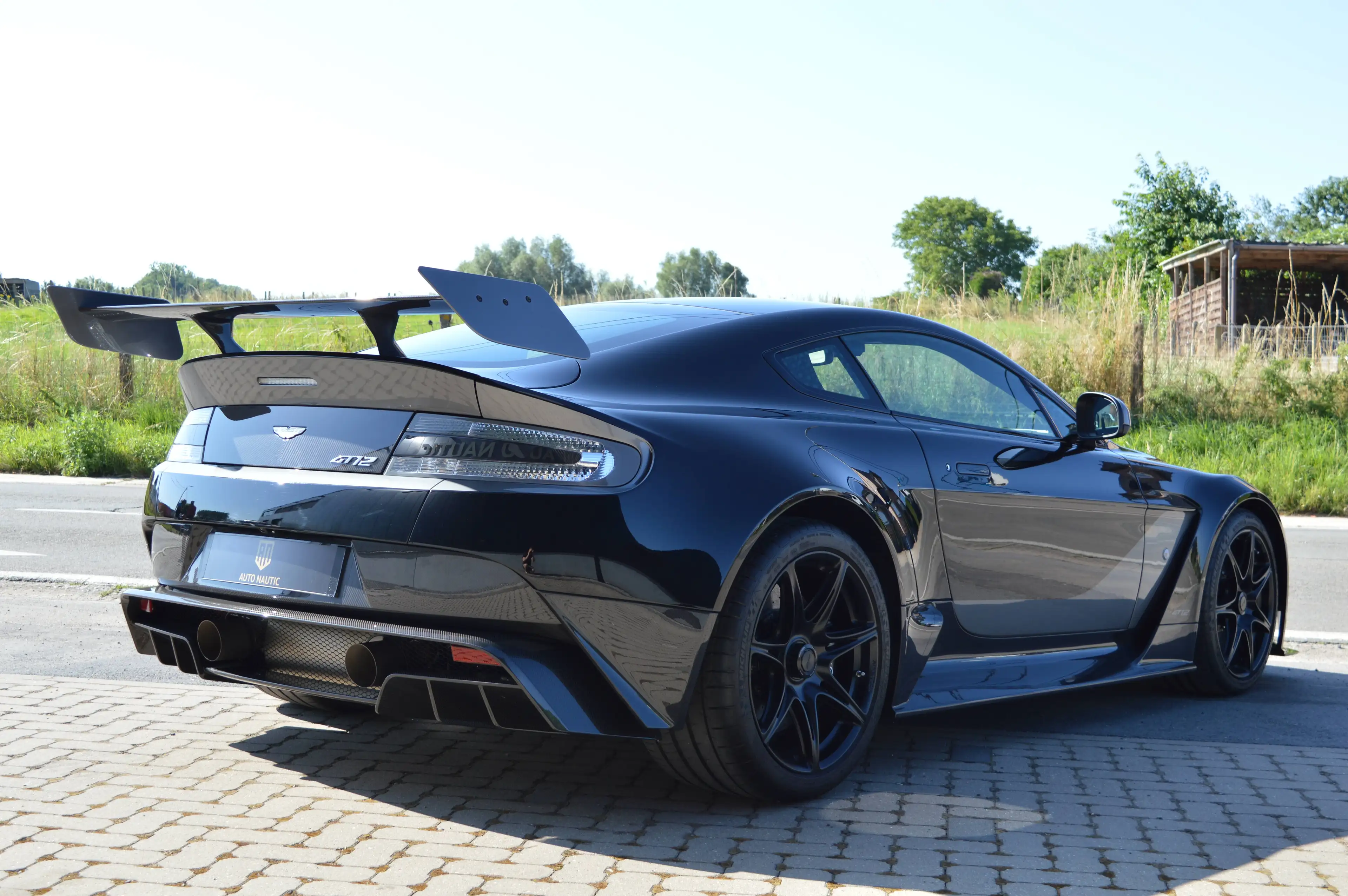 Aston Martin Vantage GT12 5.9i V12 Sportshift III - NEW - 1 of 100 !! — photo 4