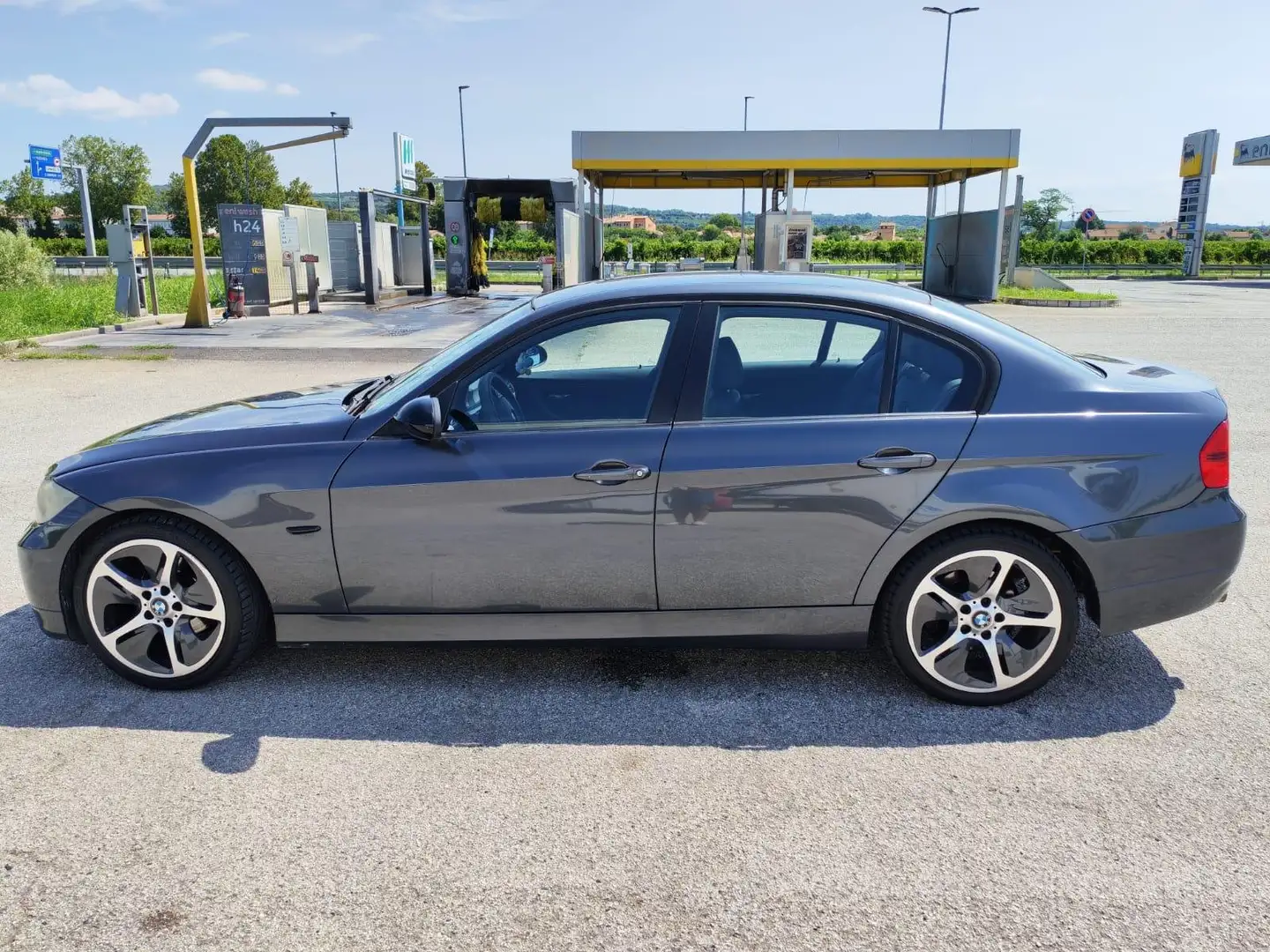 BMW 320 Serie 3 E90 Berlina 320d Attiva Grigio - 1