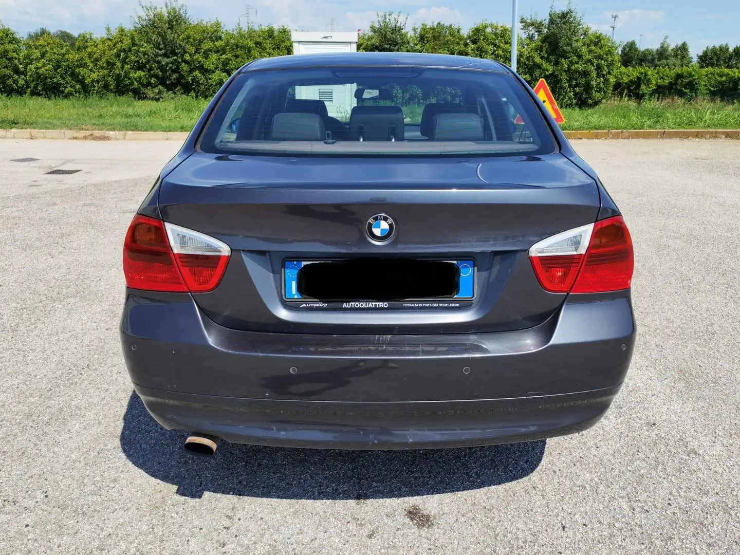 BMW 320 Serie 3 E90 Berlina 320d Attiva Grigio - 2