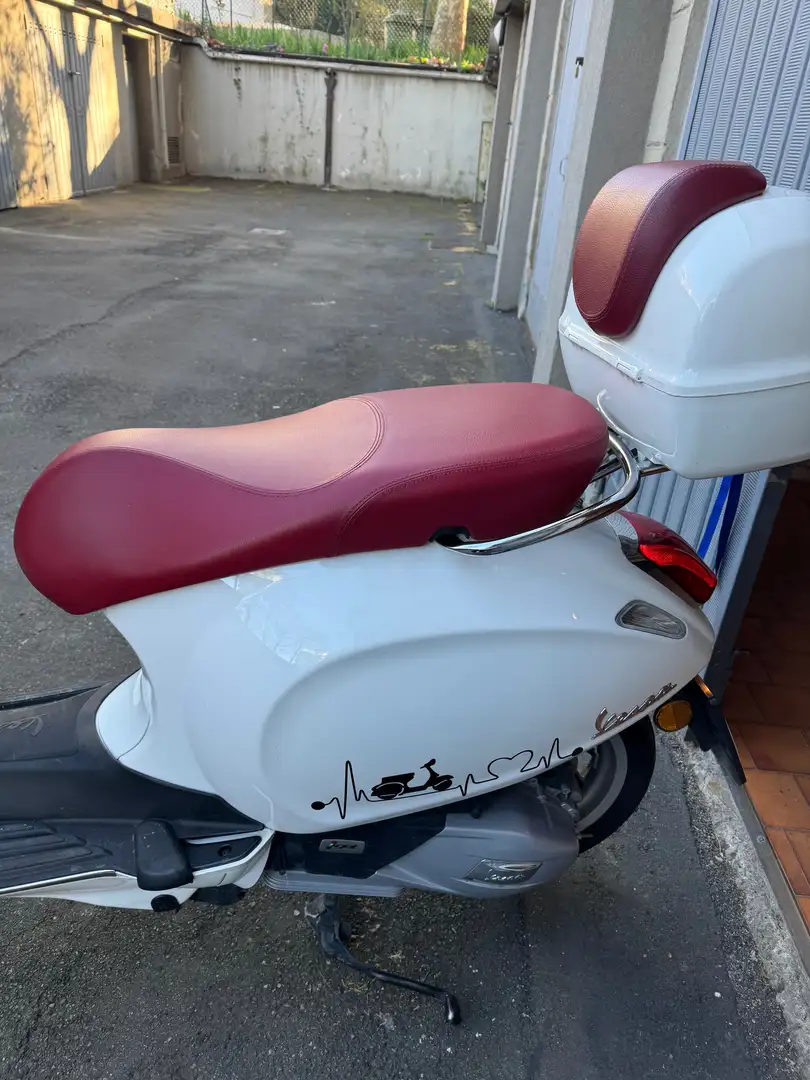 Vespa Primavera 150 3V Alb - 1