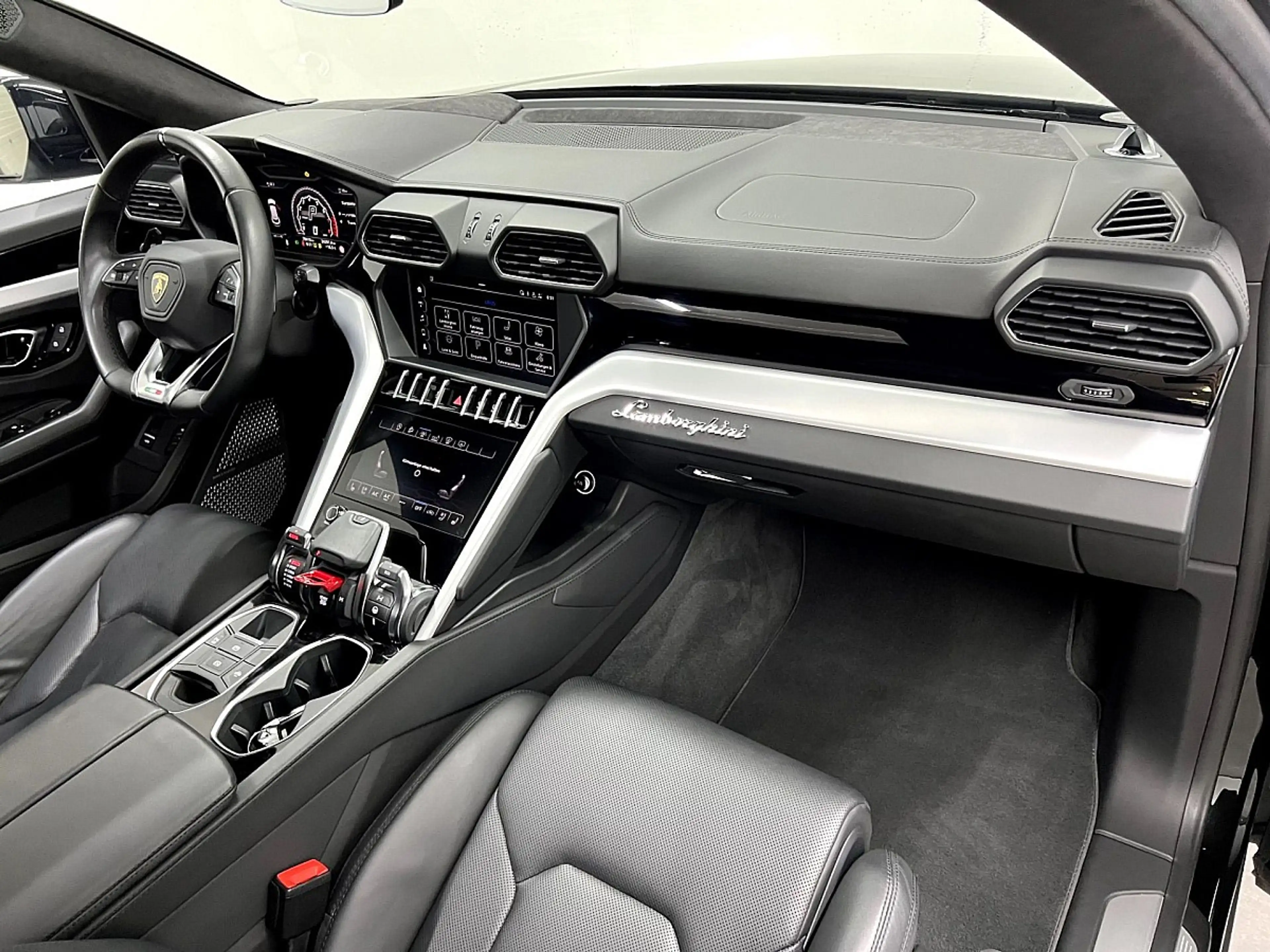Lamborghini Urus AWD Aut. Pano, Keramik,B&O, Massage, ALL BLACK,... — photo 15