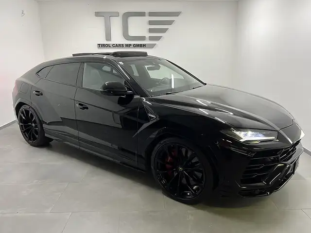 Lamborghini Urus AWD Aut. Pano, Keramik,B&O, Massage, ALL BLACK,...