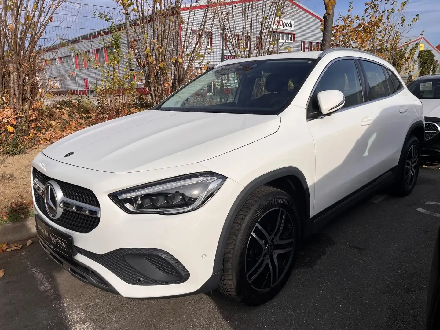 Mercedes-Benz GLA 200 Automatik LED Navi Leder Kamera Blanc - 1