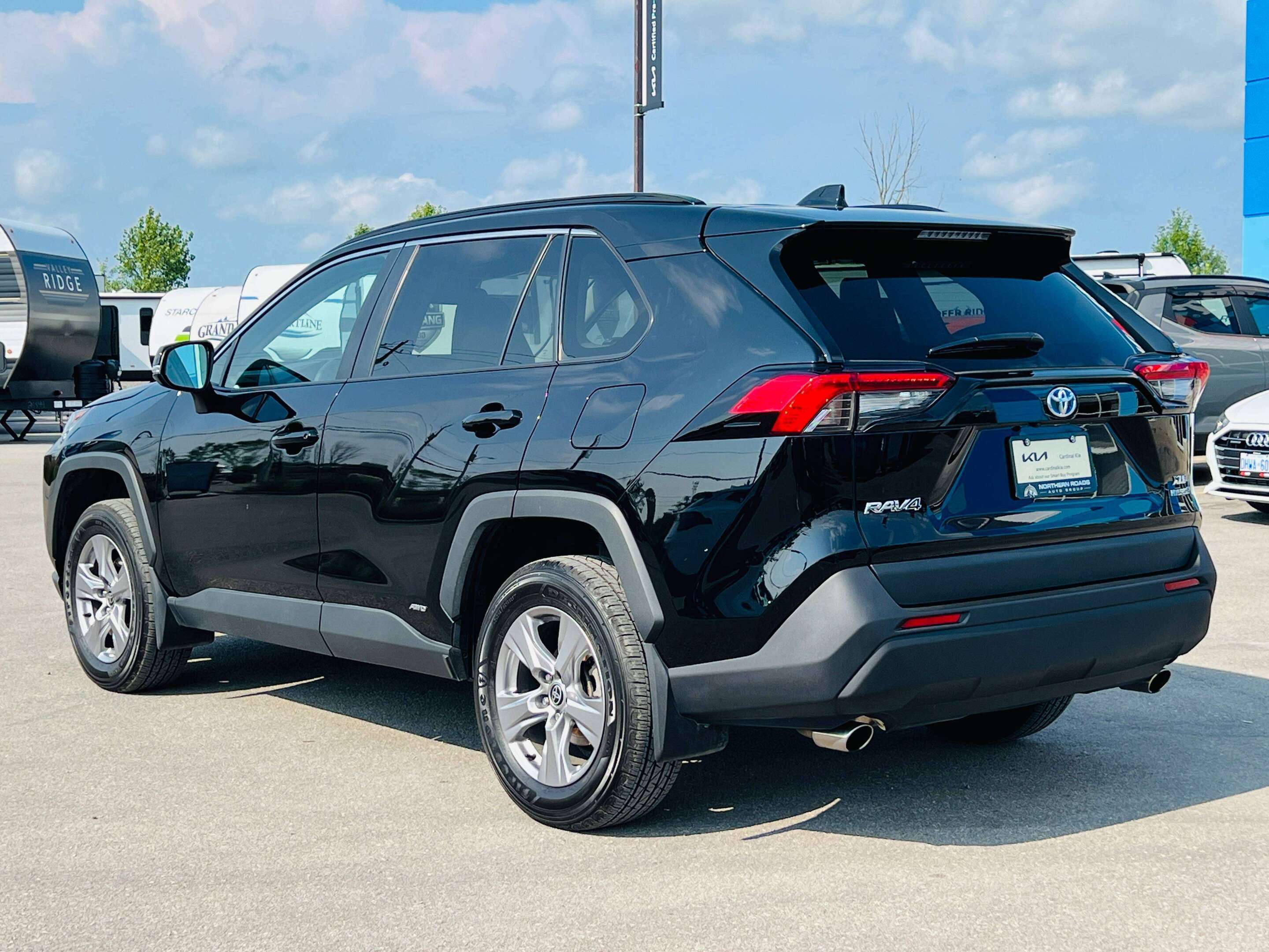 2023 Toyota RAV4 XLE | AWD | No Accidents | Powered Liftgate — снимка 1