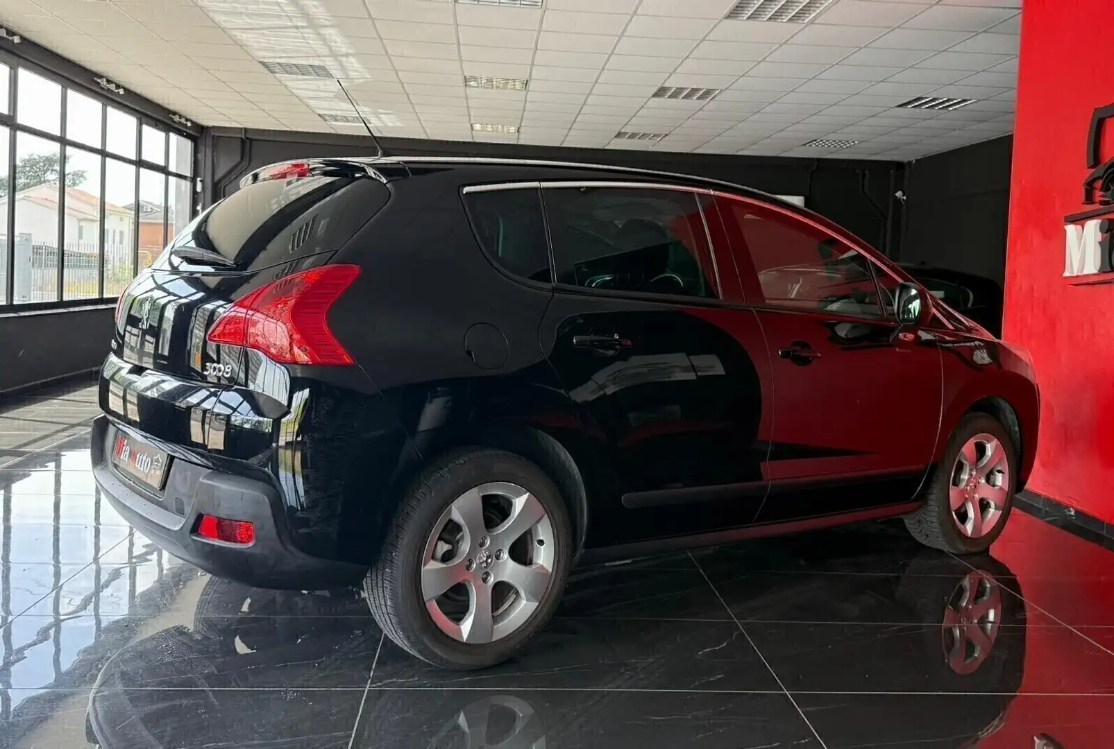 Peugeot 3008 1.6 HDi 110CV Business Nero - 2
