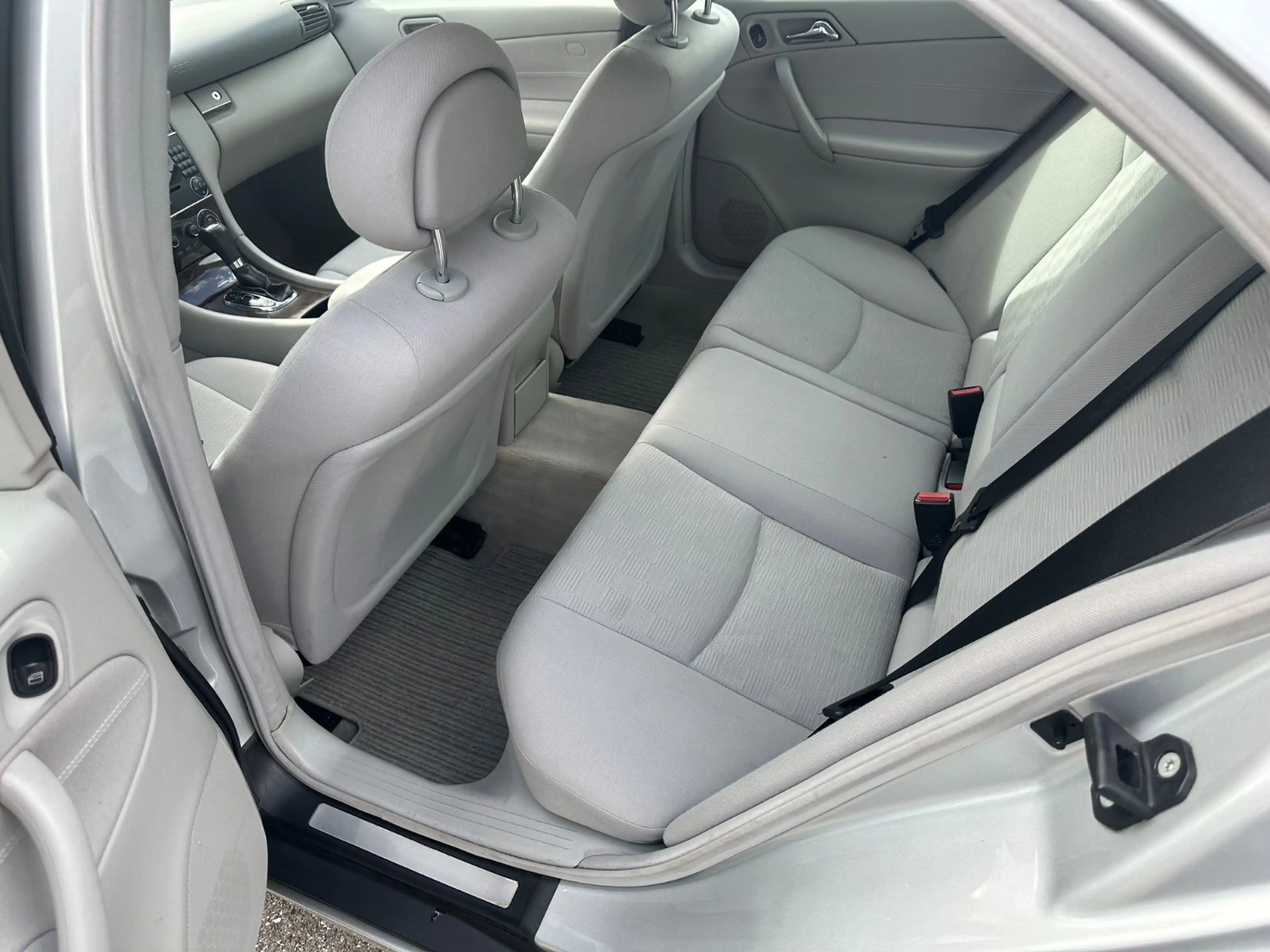 Mercedes-Benz C 220 CDI*1.Hd*Autom.*8-Fach*Temp*Klima*TÜV NEU* — photo 10