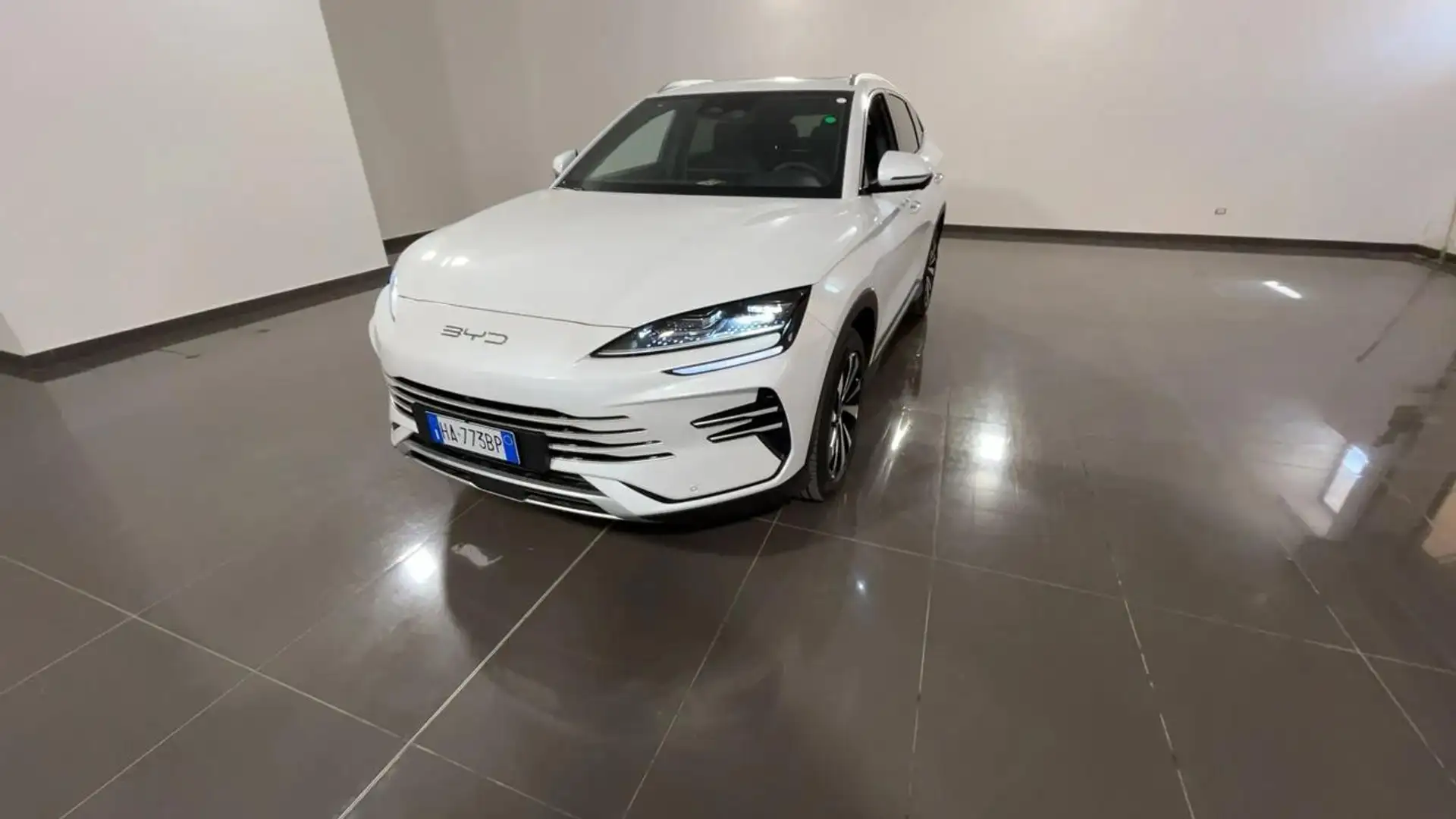 BYD Seal U DM-i 1.5 218 CV PHEV Comfort Bianco - 1