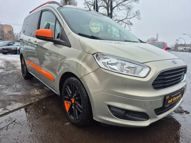Ford Tourneo Courier Titanium Serviceheft 12 M. Garantie