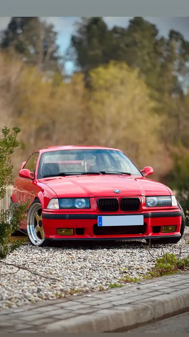 BMW 325 325i Coupé - 1
