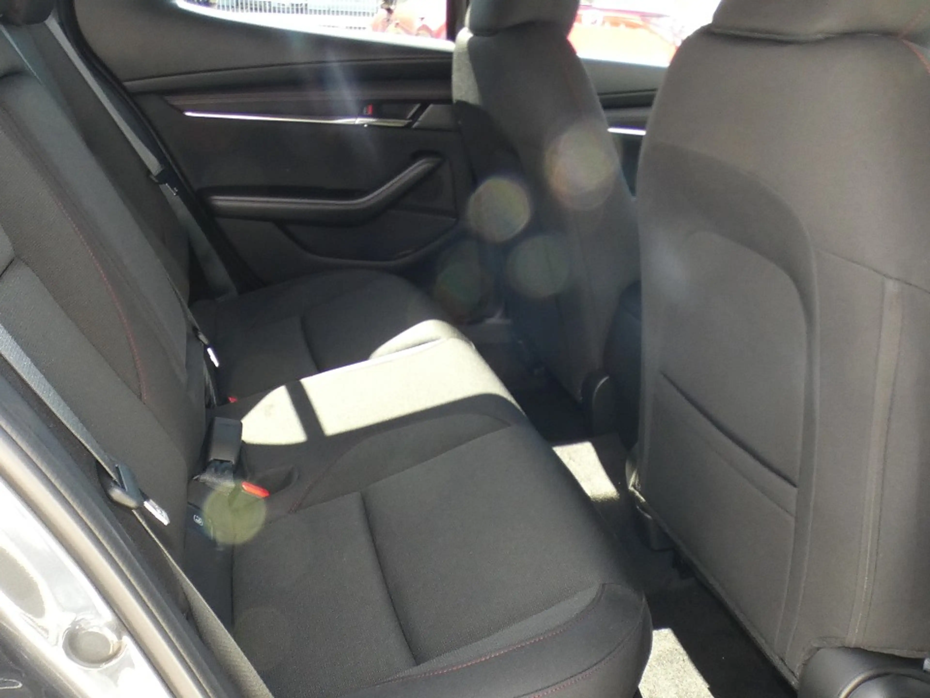 Mazda 3 2.5L e-SKYACTIV G 140ps 6MT FWD Homura — photo 9