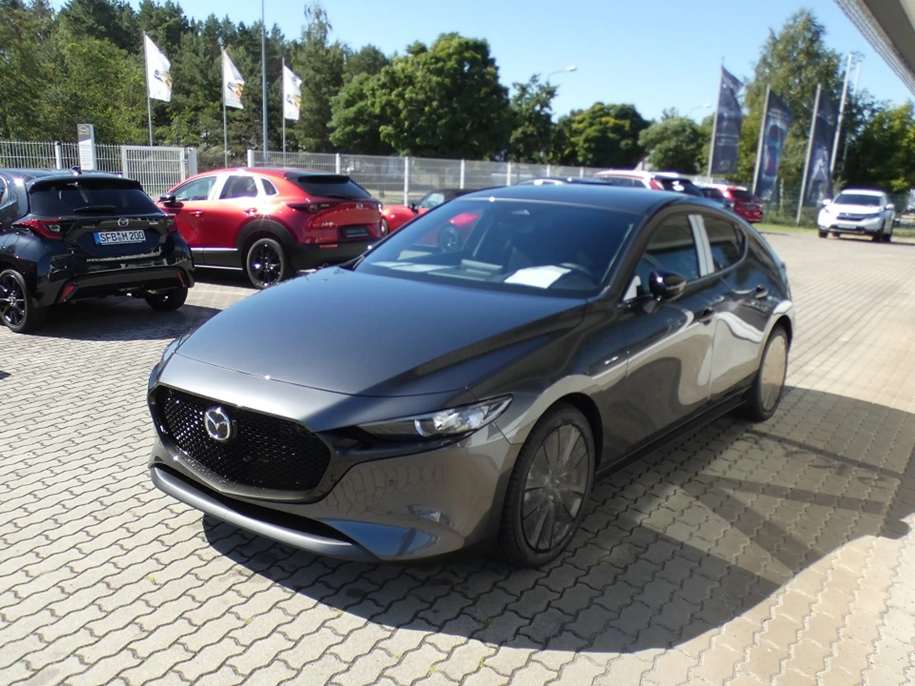 Mazda 3 2.5L e-SKYACTIV G 140ps 6MT FWD Homura — photo 2