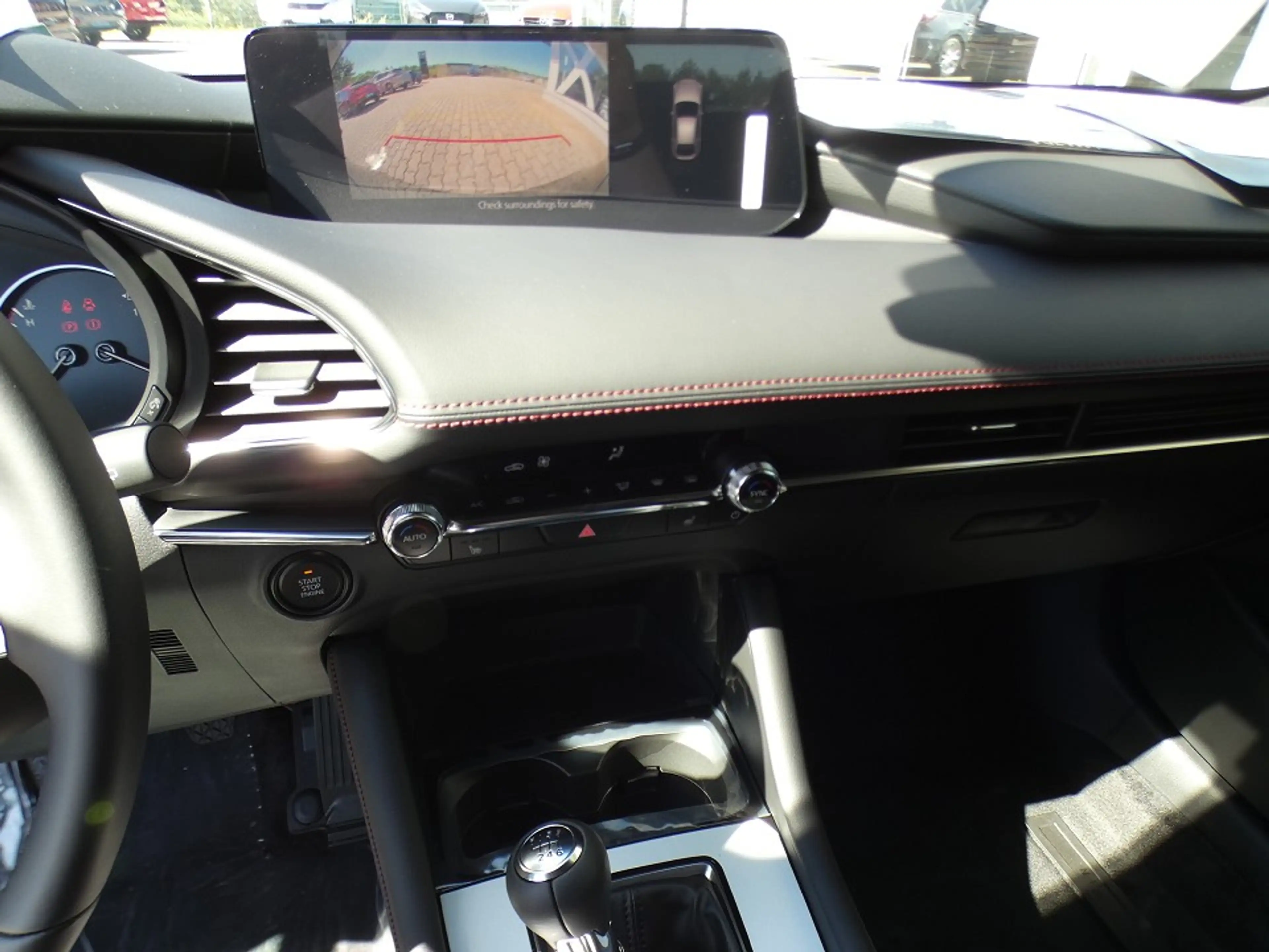 Mazda 3 2.5L e-SKYACTIV G 140ps 6MT FWD Homura — photo 12
