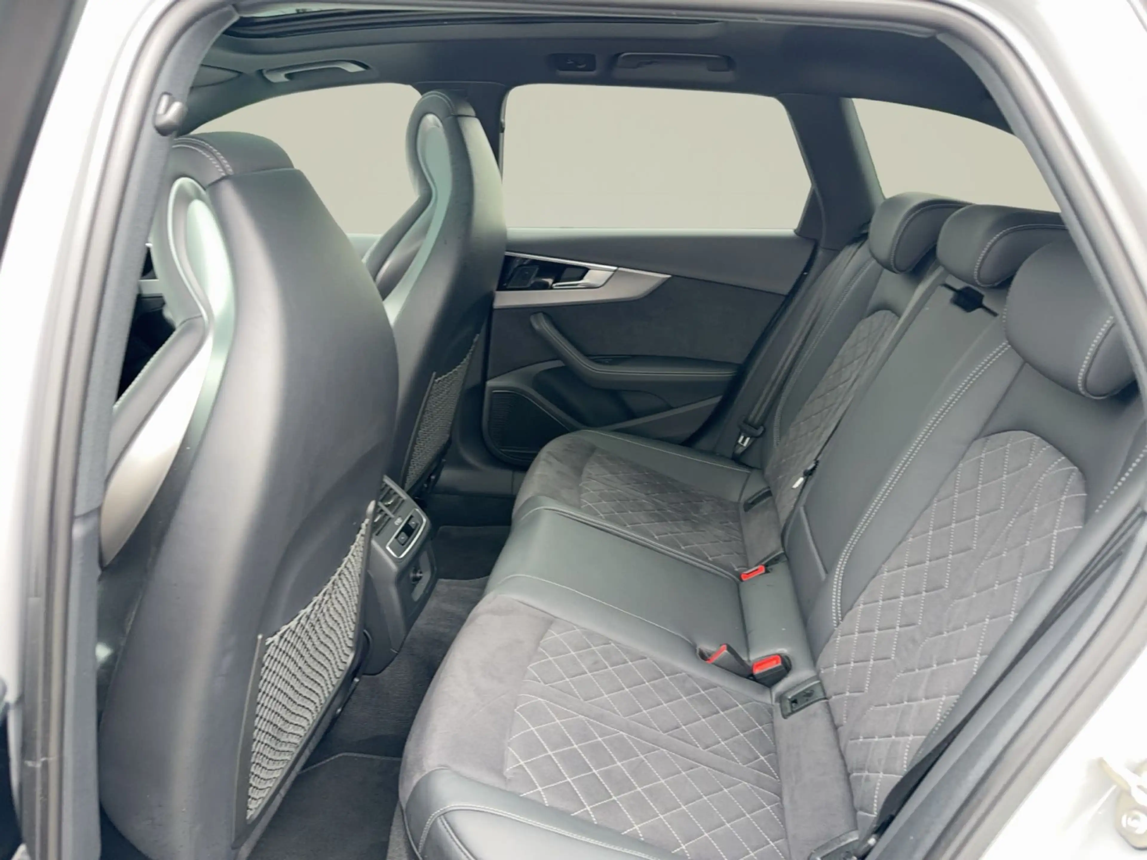 Audi RS4 AHK/Pano/280/B&O/RS-Aga/ACC/Keramik/A — photo 12