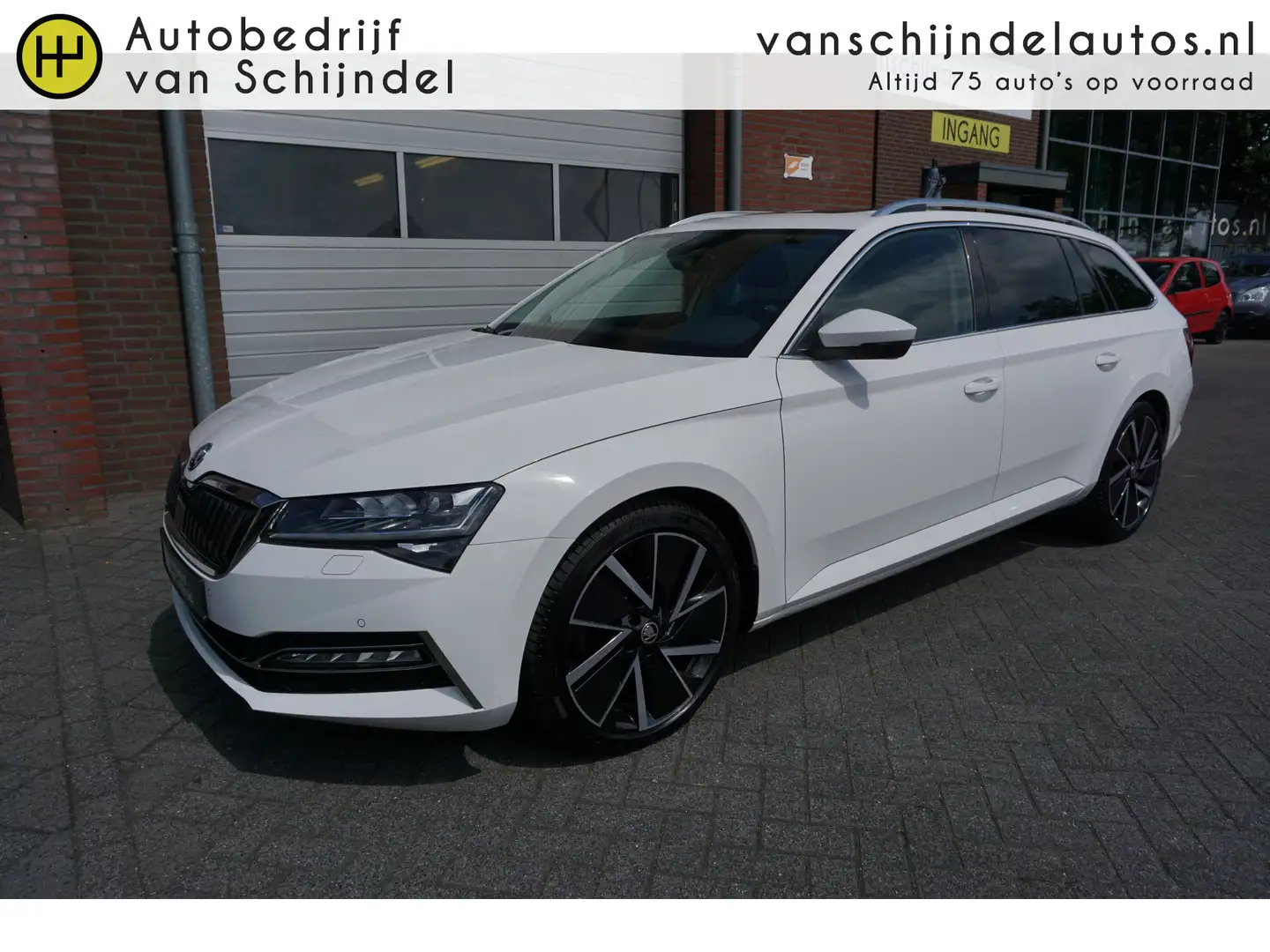 Skoda Superb Combi 1.4 TSI iV DSG STYLE 157 PK - 19 INCH LMV - Wit - 1