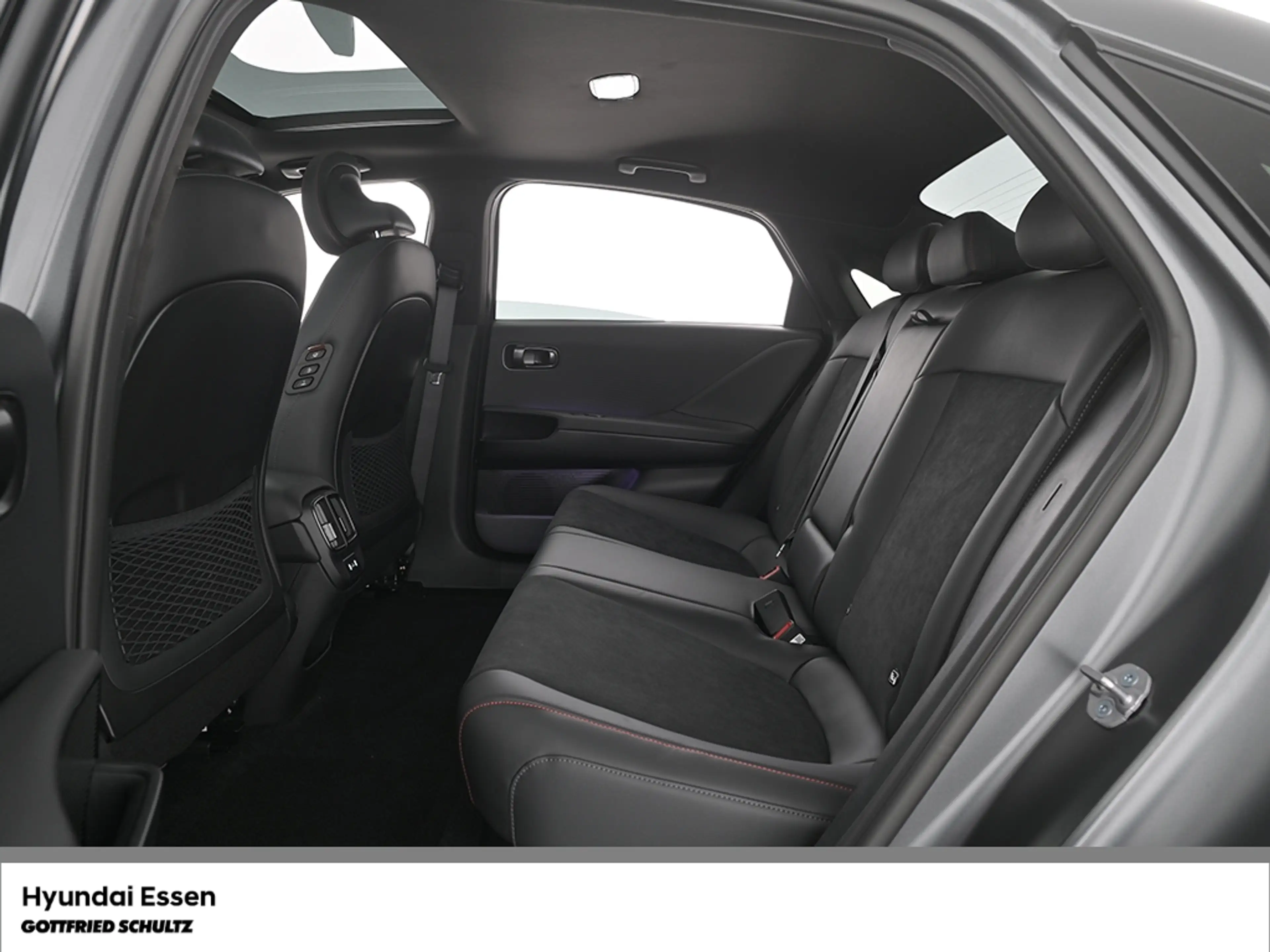 Hyundai IONIQ 6 Line X 4WD Glas-Schiebedach — photo 11