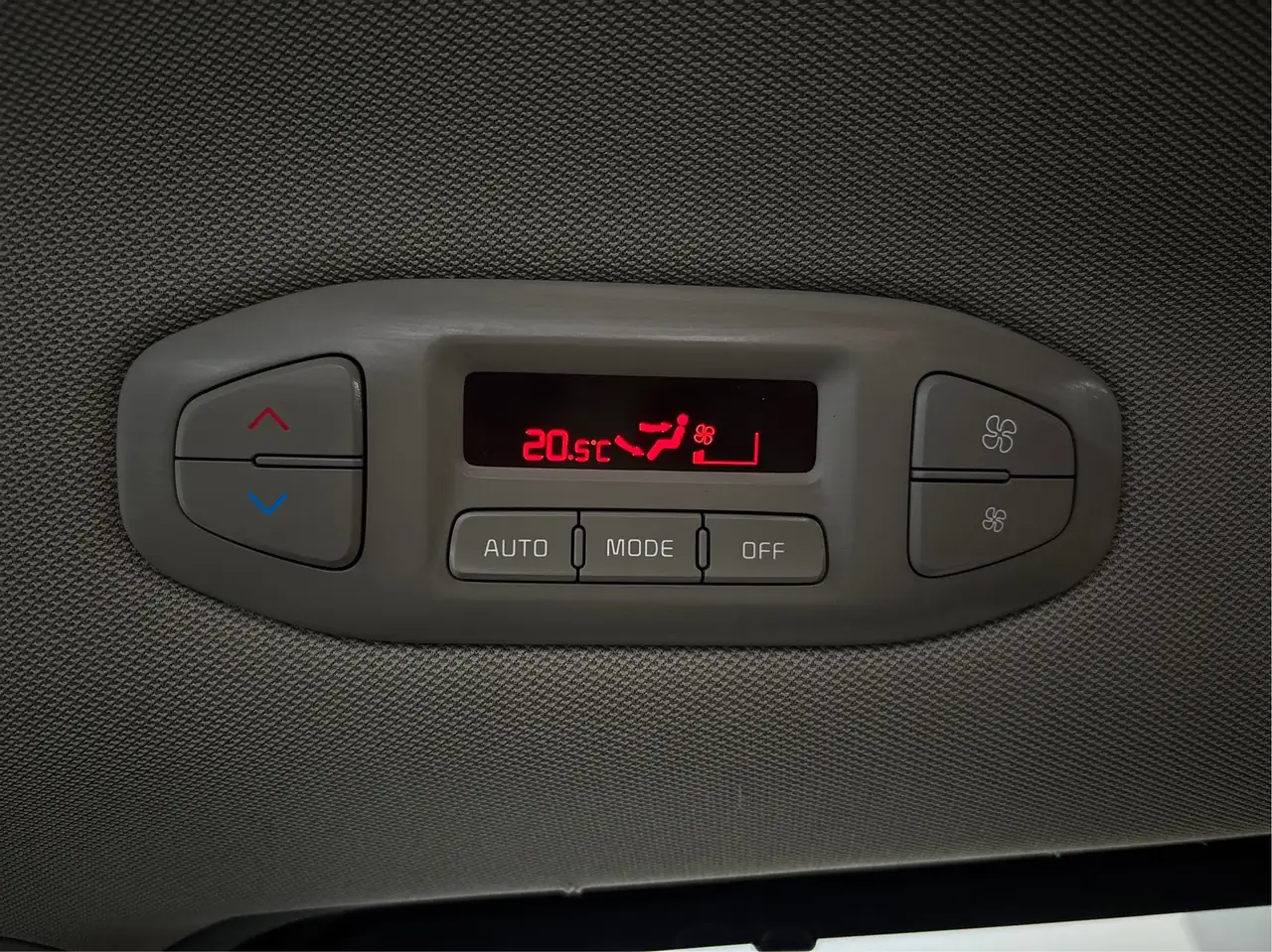Kia Sedona снимка Kia Sedona