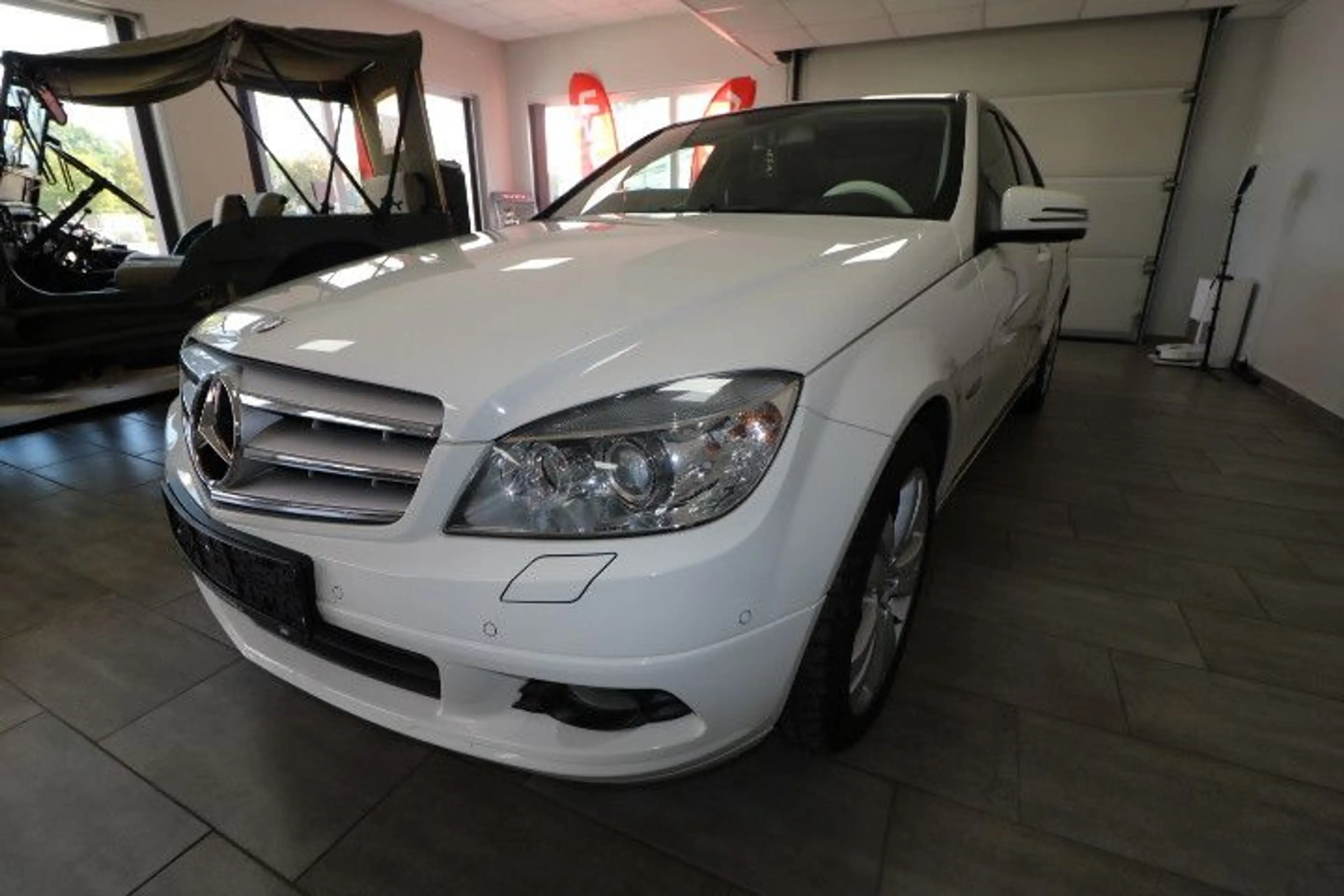 Mercedes-Benz C 200 Kompressor Limousine — photo 7