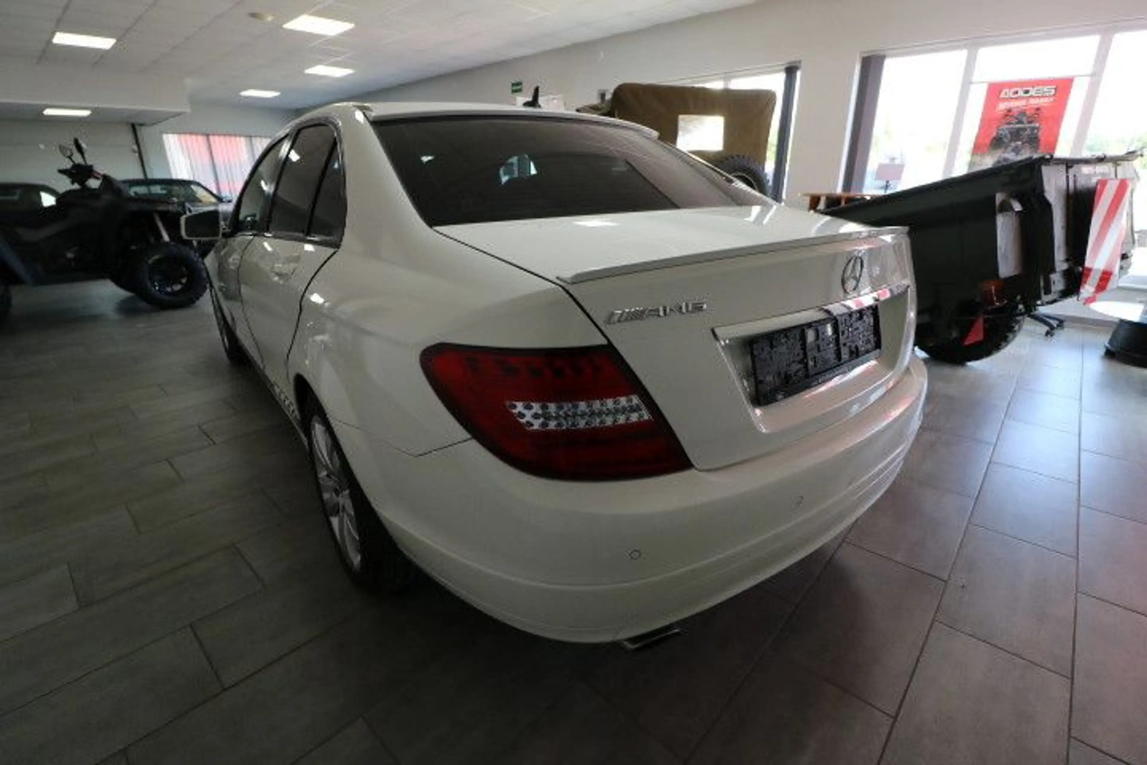 Mercedes-Benz C 200 Kompressor Limousine — photo 5