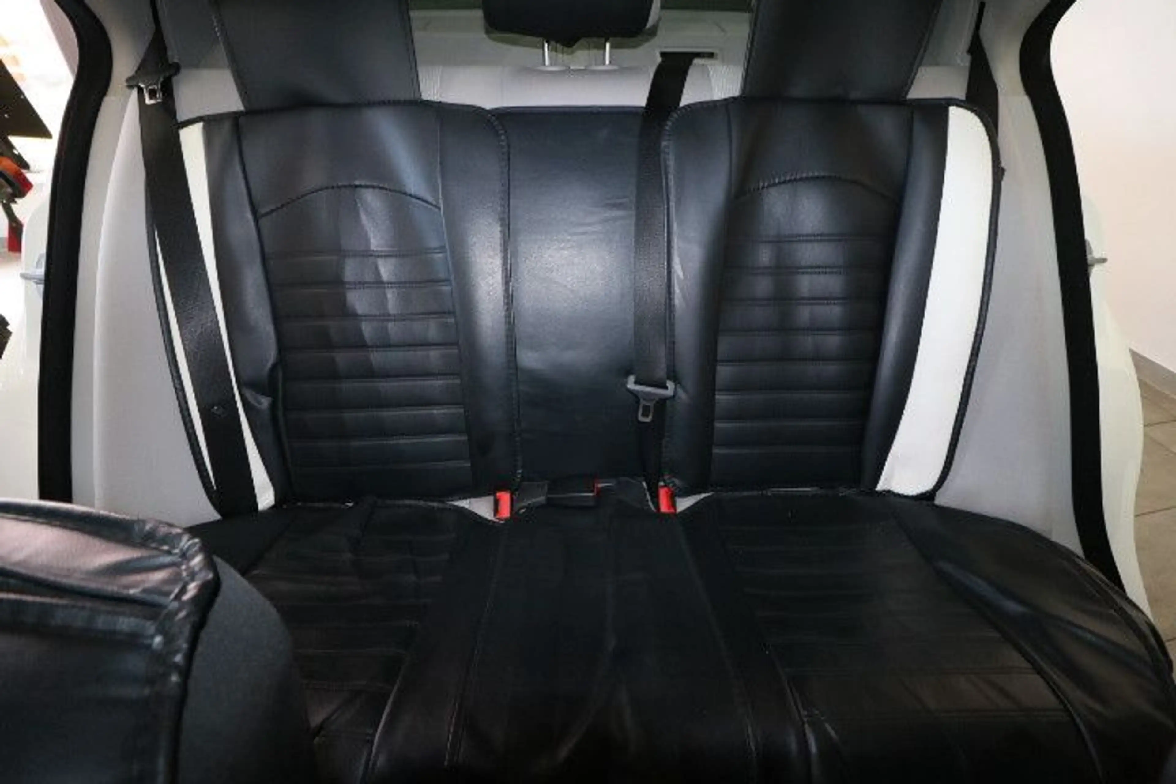 Mercedes-Benz C 200 Kompressor Limousine — photo 11