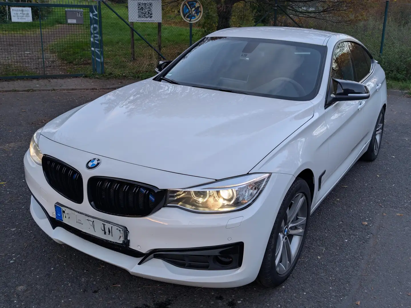 BMW 320 320d GT Aut. Sport Line Weiß - 2