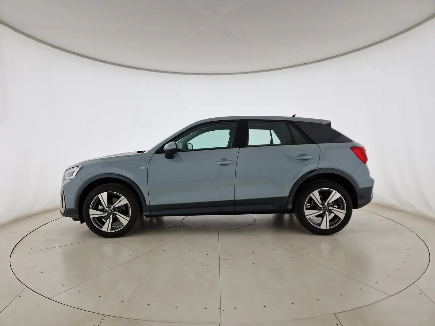 Audi Q2 35 2.0 tdi s line edition s-tronic Grigio - 2