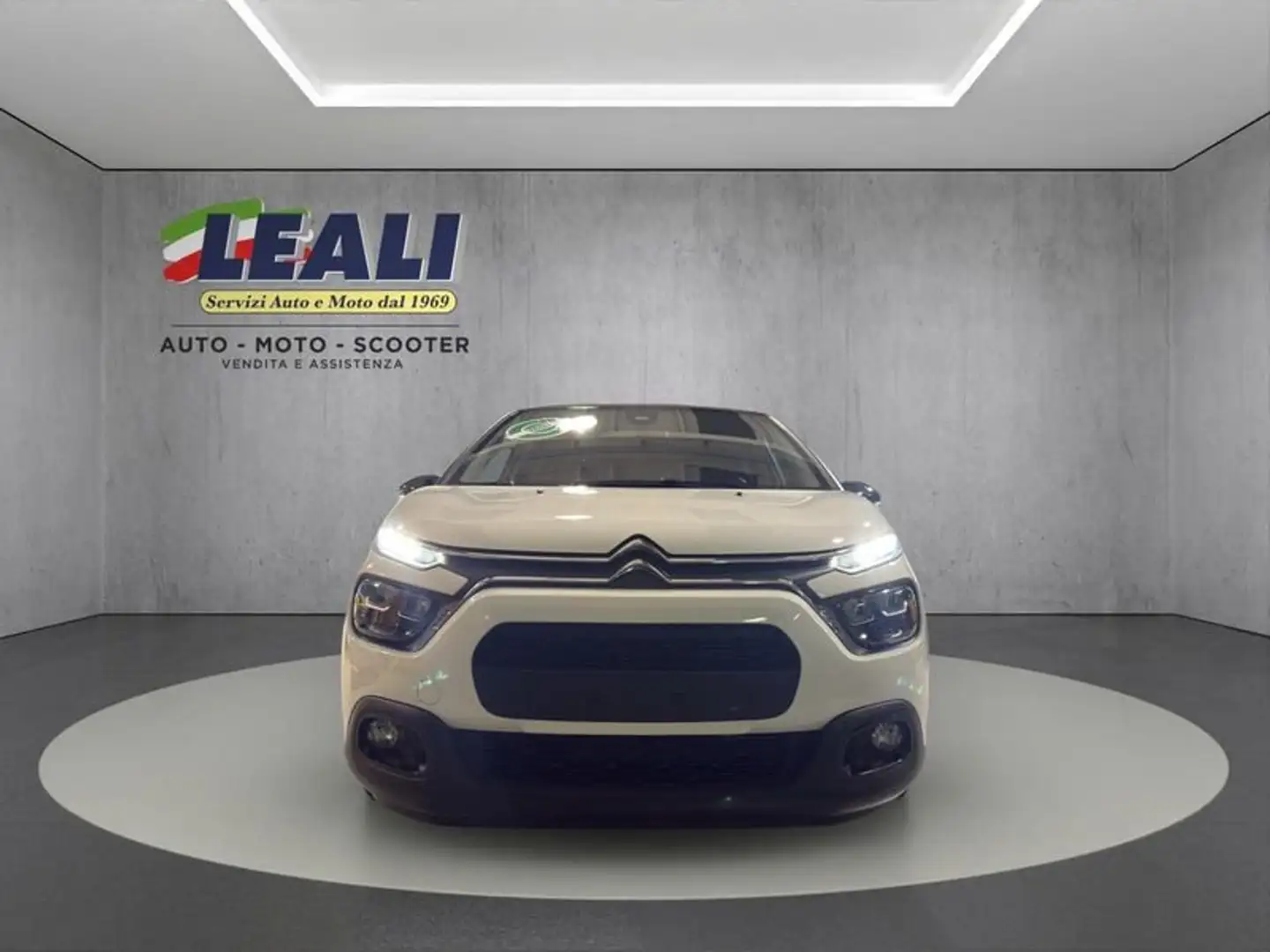 Citroen C3 C3 5p 1.2 PureTech 110cv S&S EAT6  Shine Blanco - 2