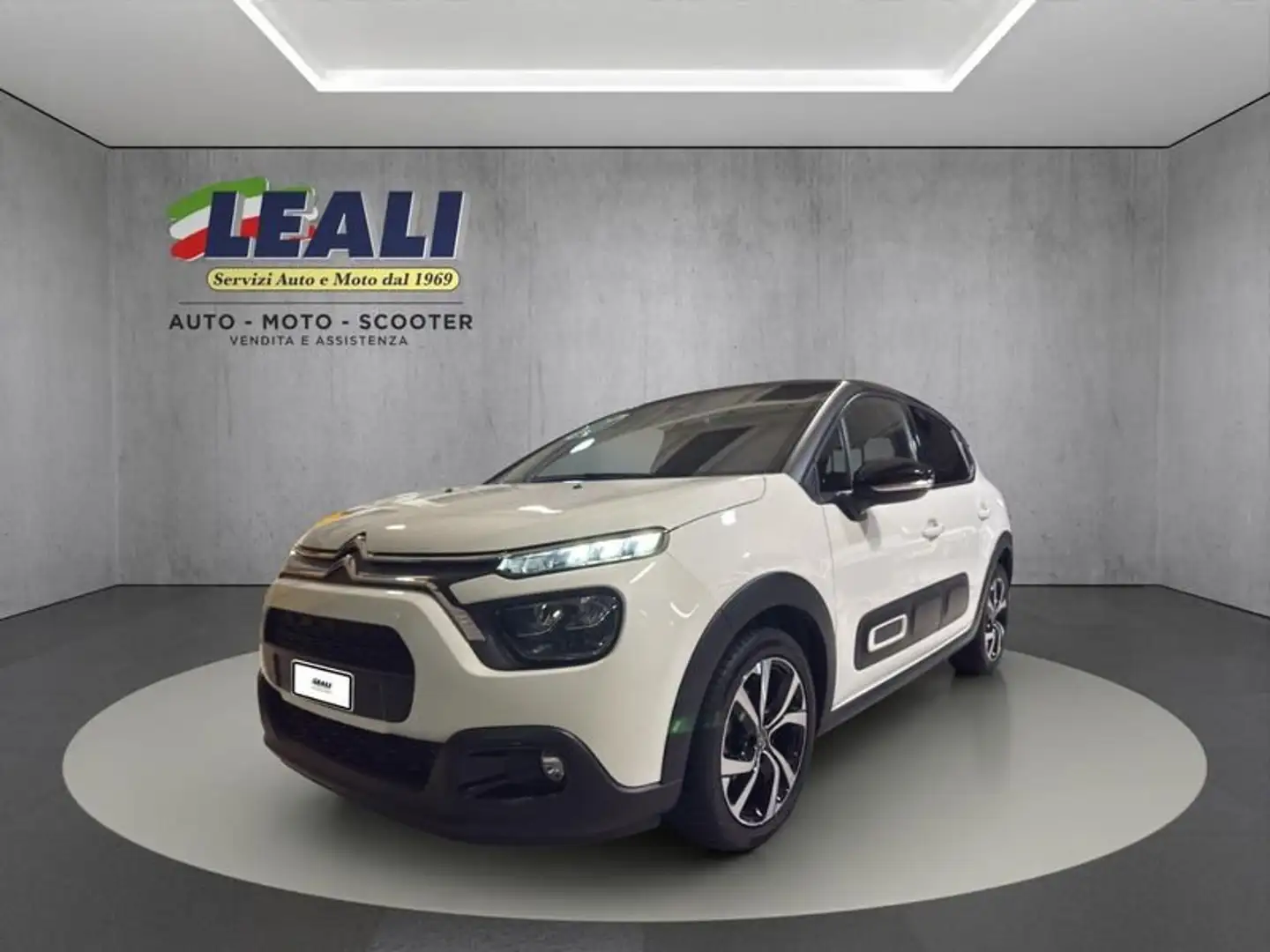 Citroen C3 C3 5p 1.2 PureTech 110cv S&S EAT6  Shine Blanco - 1