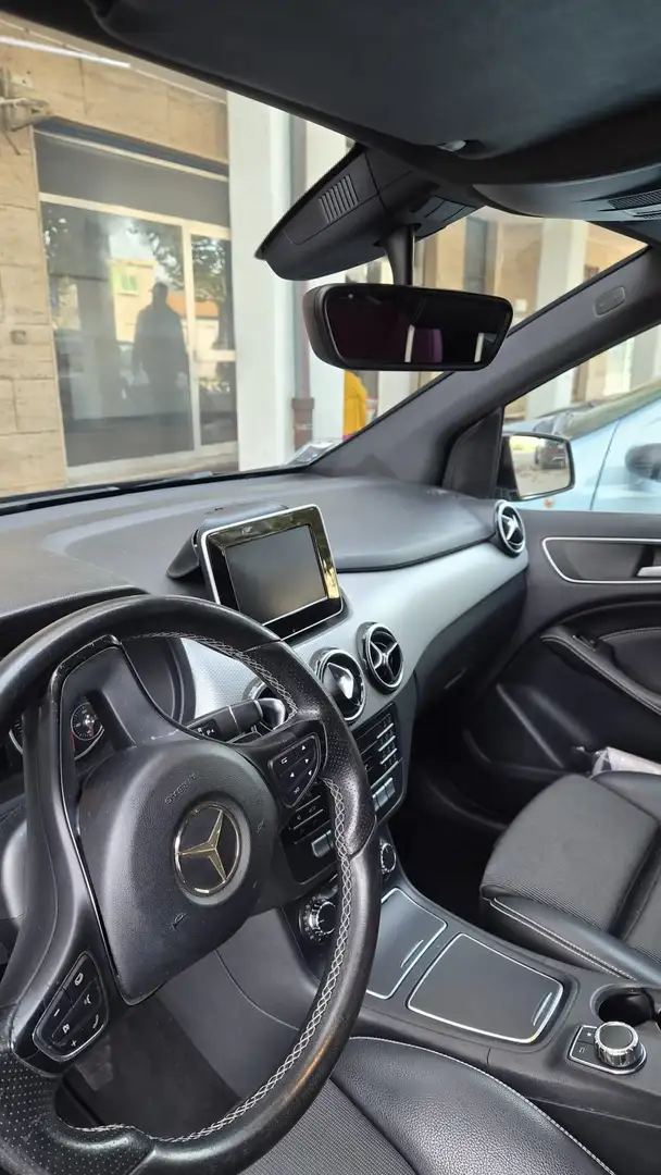 Mercedes-Benz B 180 B 180 d (cdi) Sport auto Fekete - 1