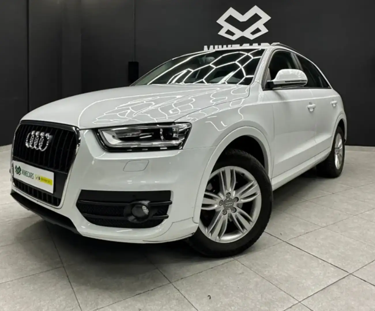 Audi Q3 2.0TDI Ambiente - 1