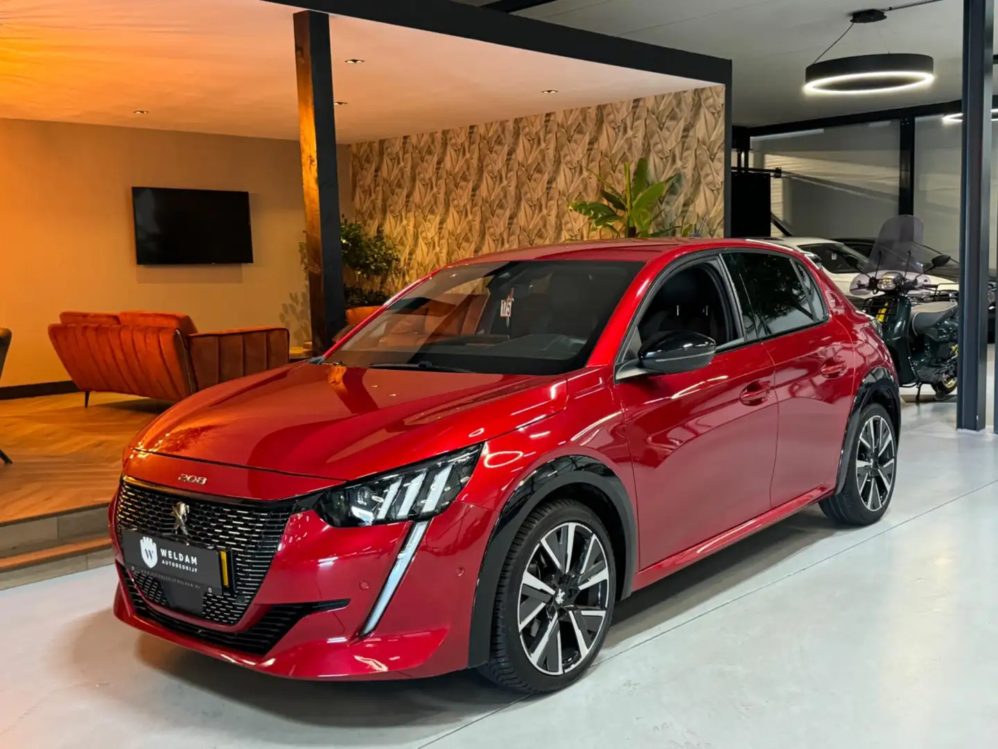 Peugeot 208 1.2 PureTech GT Garantie CarPlay 360 Camera Cruise Rood - 2