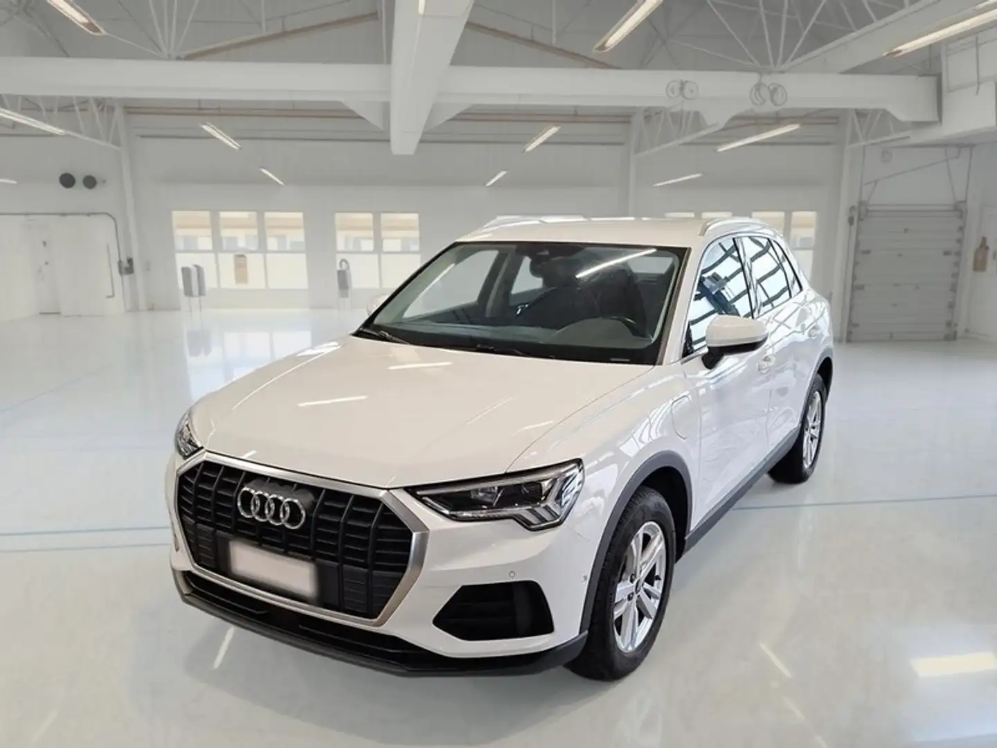 Audi Q3 45 TFSI e S tronic Business - 1