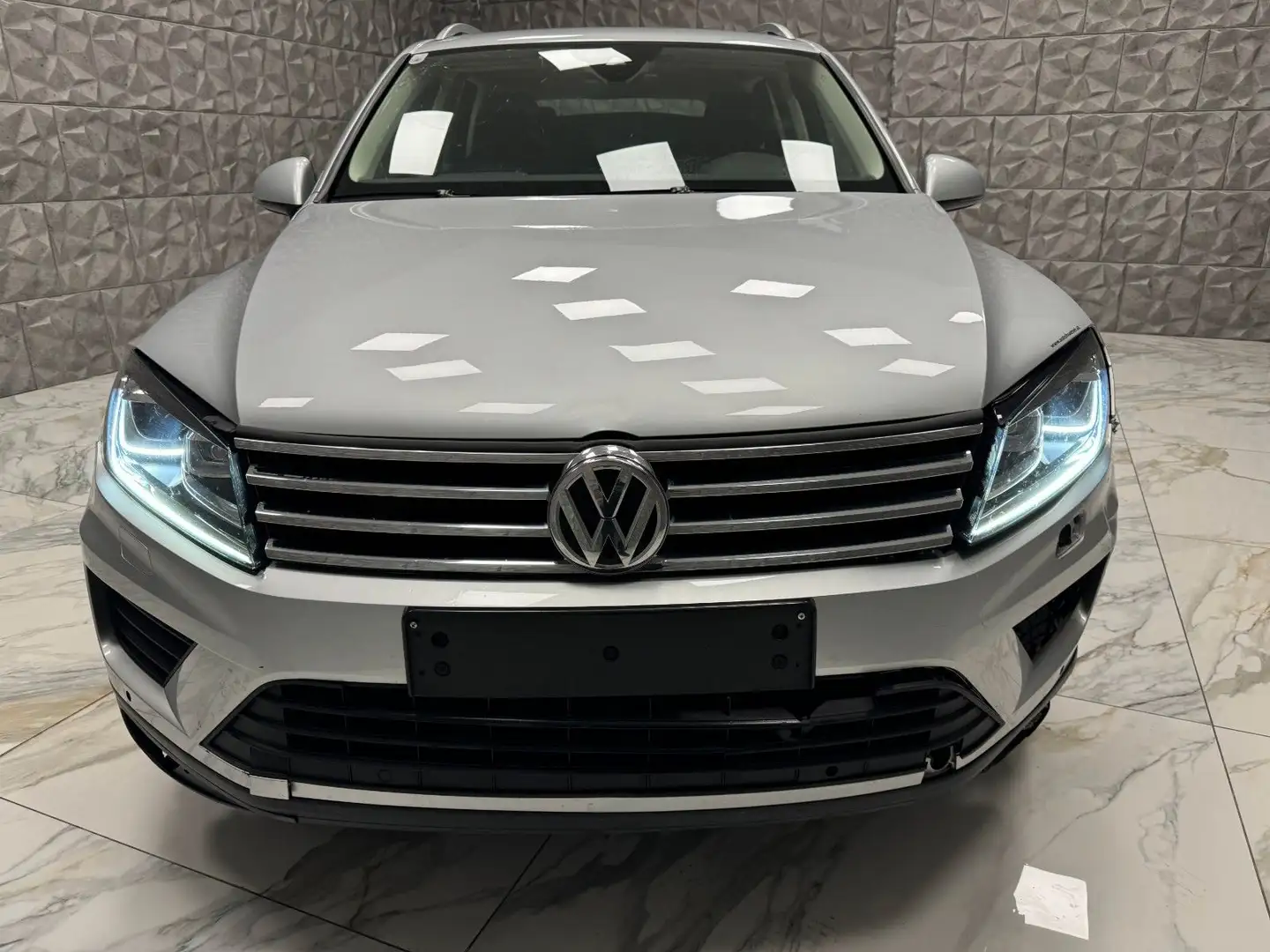 Volkswagen Touareg V6 TDI  Terrain Tech 4Motion *91.608 Km* Plateado - 1